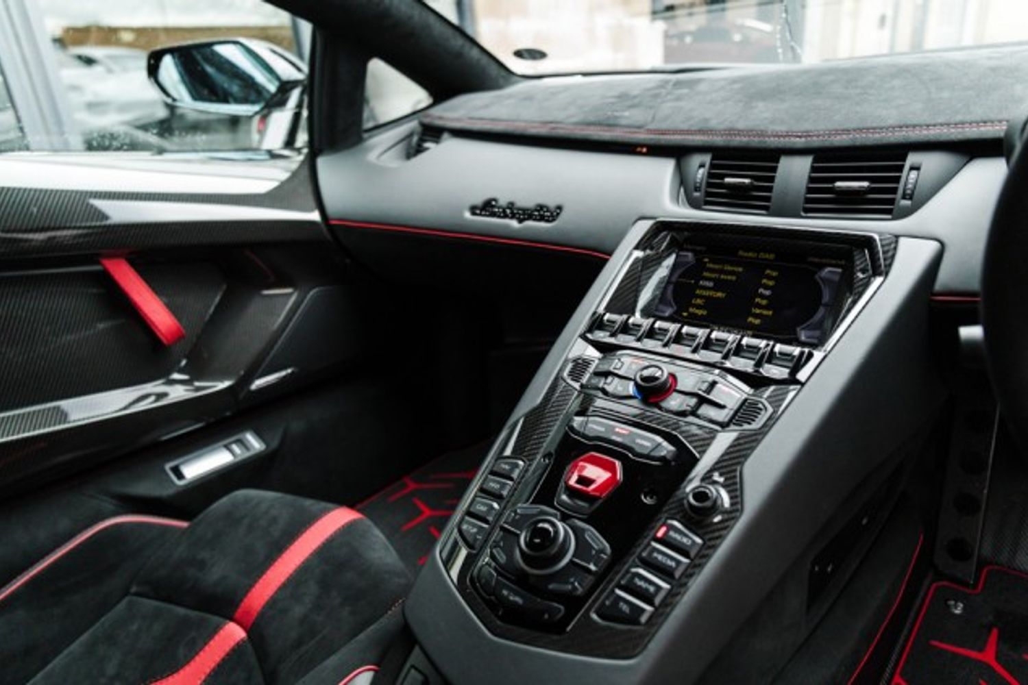 LAMBORGHINI AVENTADOR COUPE 6.5 LP 770-4 SVJ 2DR SEMI AUTOMATIC