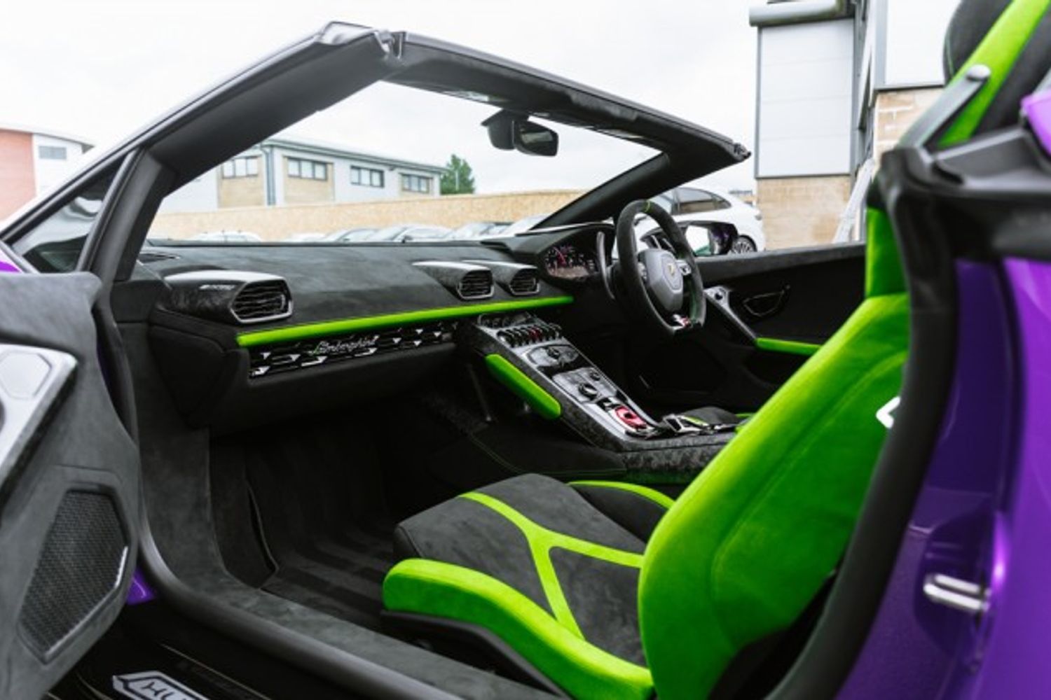 LAMBORGHINI HURACAN COUPE 5.2 LP 640-4 PERFORMANTE 2DR SEMI AUTOMATIC