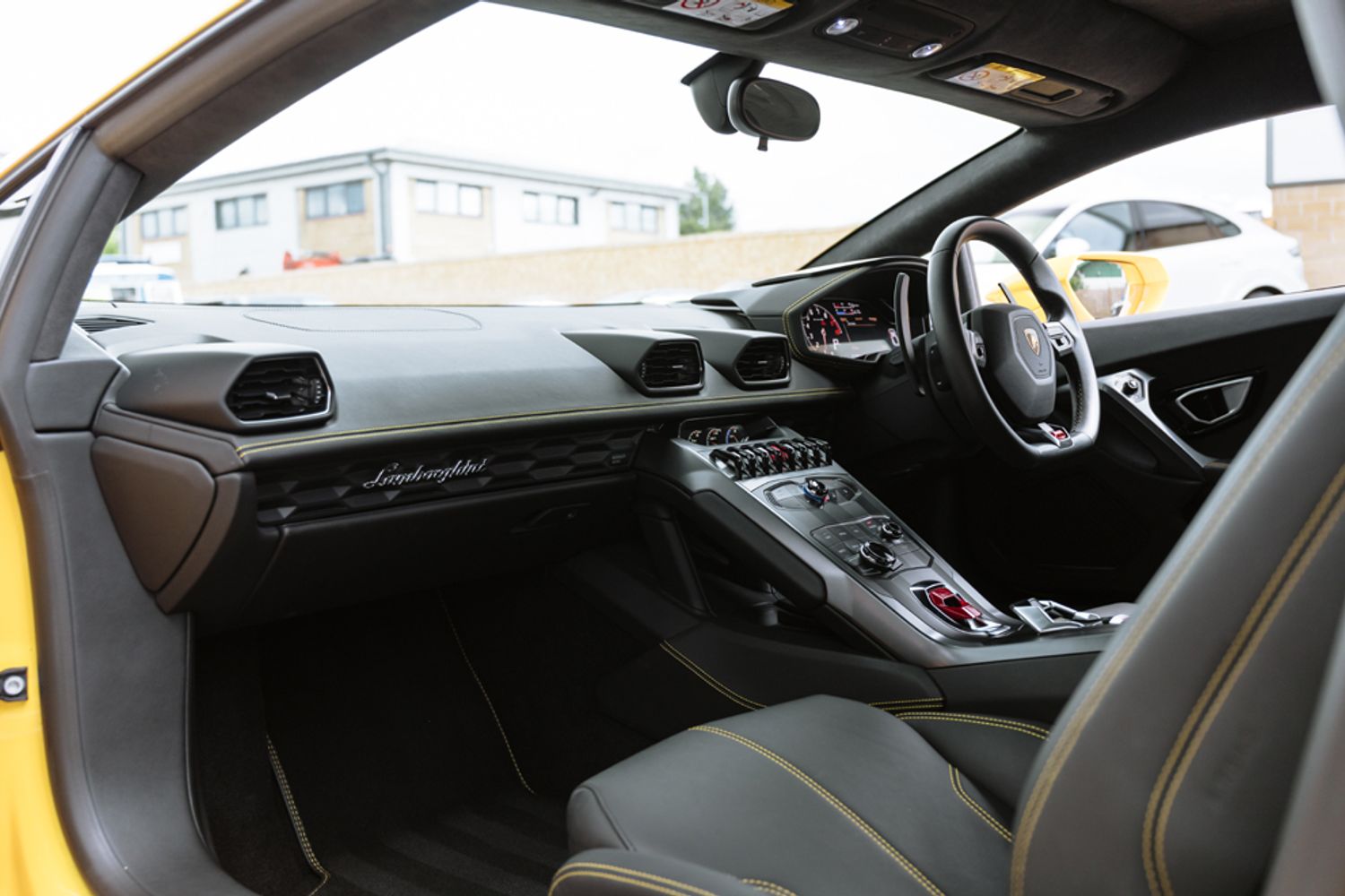 LAMBORGHINI HURACAN COUPE 5.2 LP 610-4 2DR SEMI AUTOMATIC