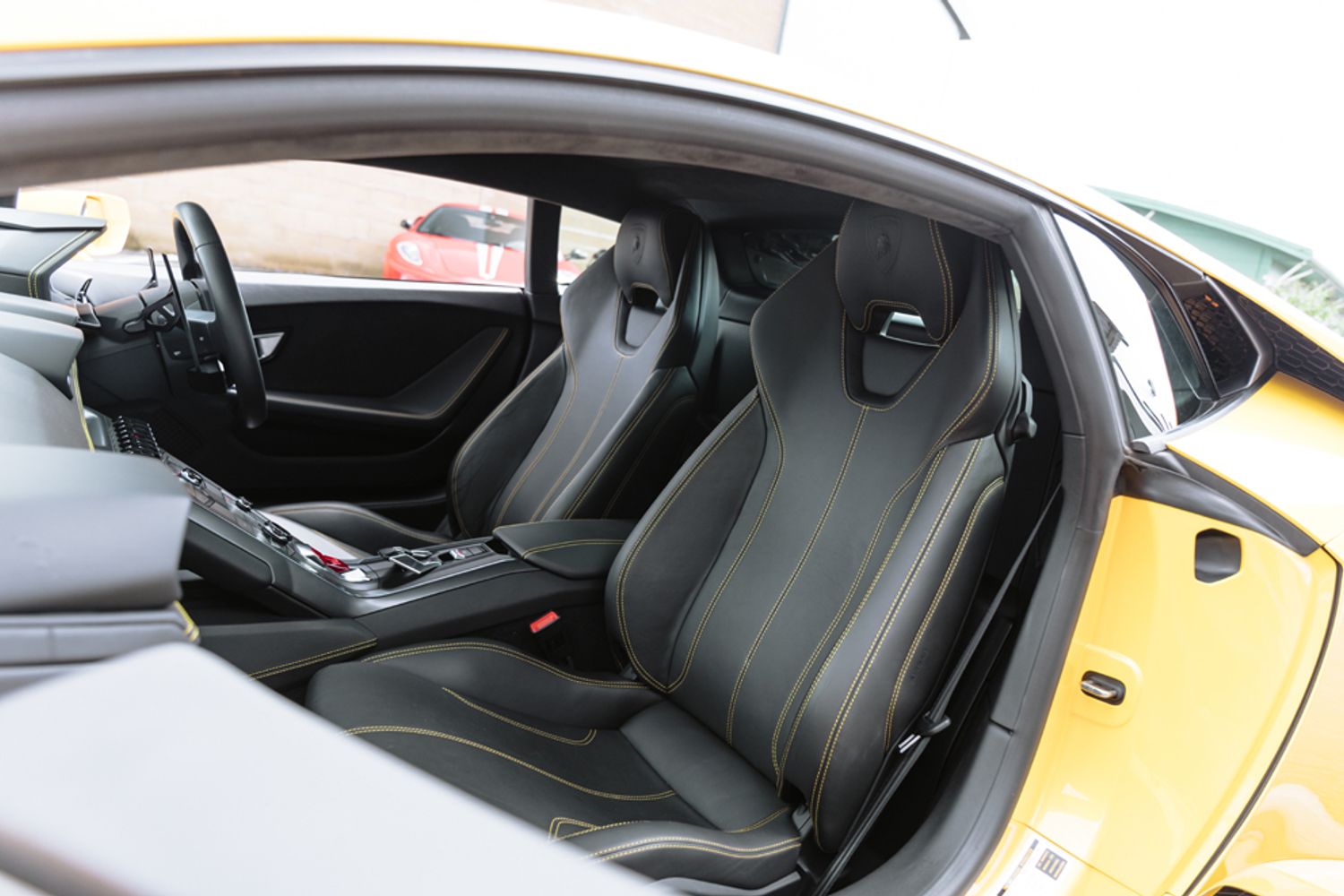 LAMBORGHINI HURACAN COUPE 5.2 LP 610-4 2DR SEMI AUTOMATIC