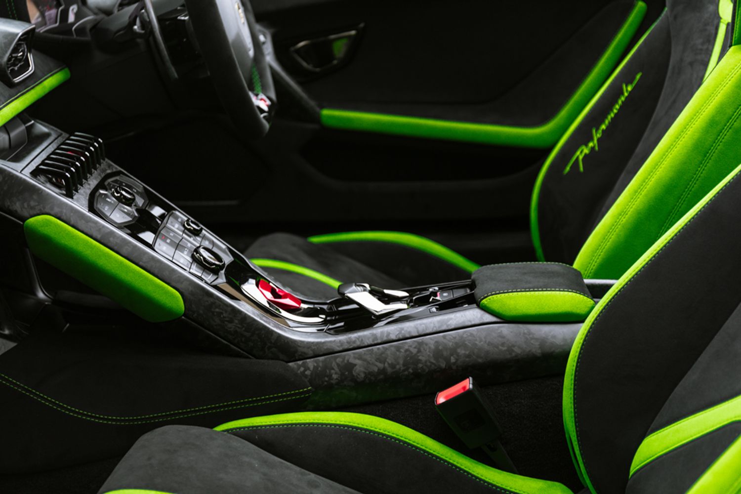 LAMBORGHINI HURACAN COUPE 5.2 LP 640-4 PERFORMANTE 2DR SEMI AUTOMATIC