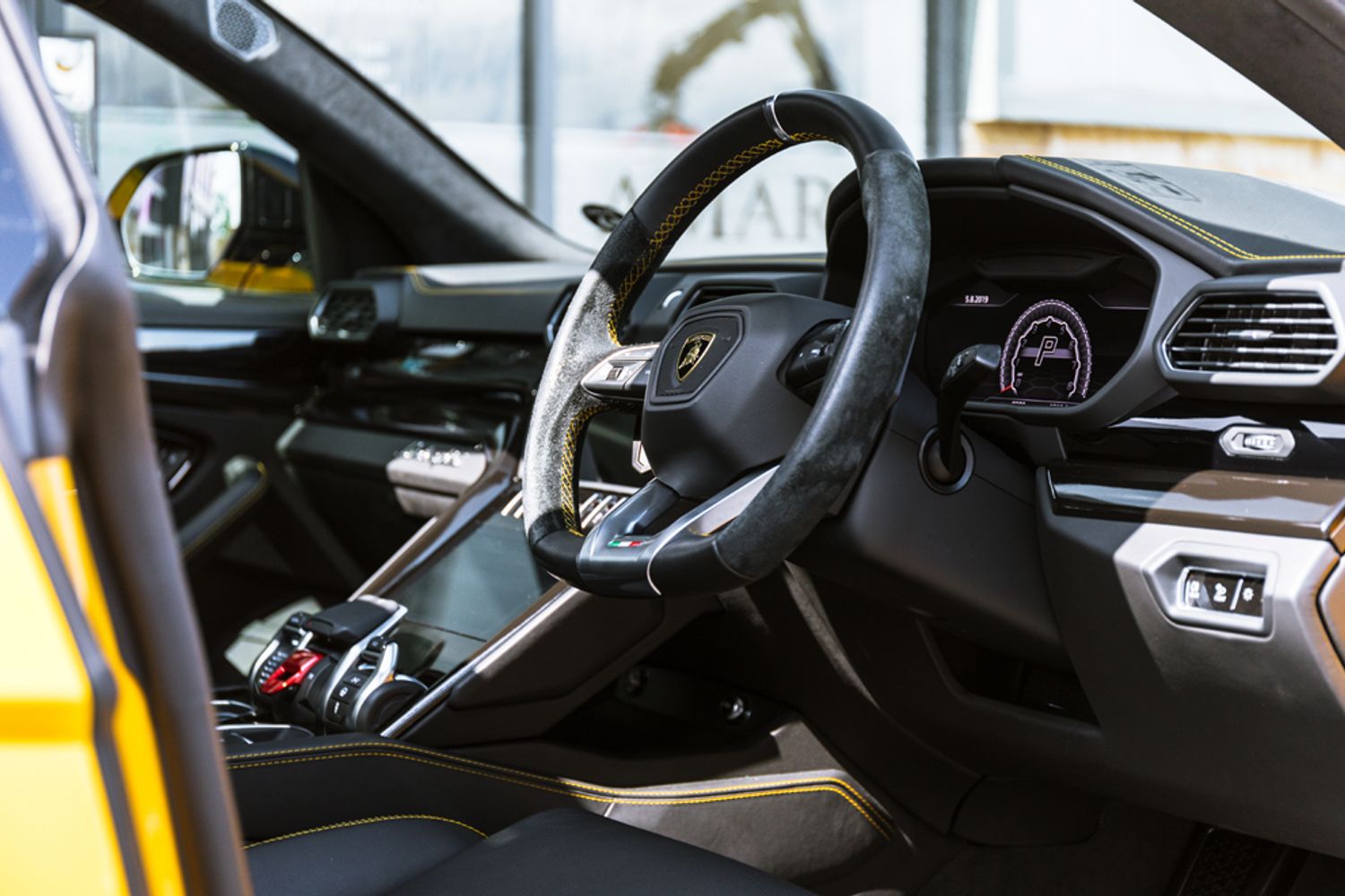 LAMBORGHINI URUS ESTATE 4.0 V8 5DR AUTOMATIC