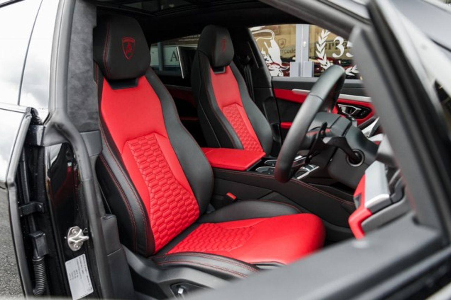 LAMBORGHINI URUS ESTATE 4.0 V8 5DR AUTOMATIC