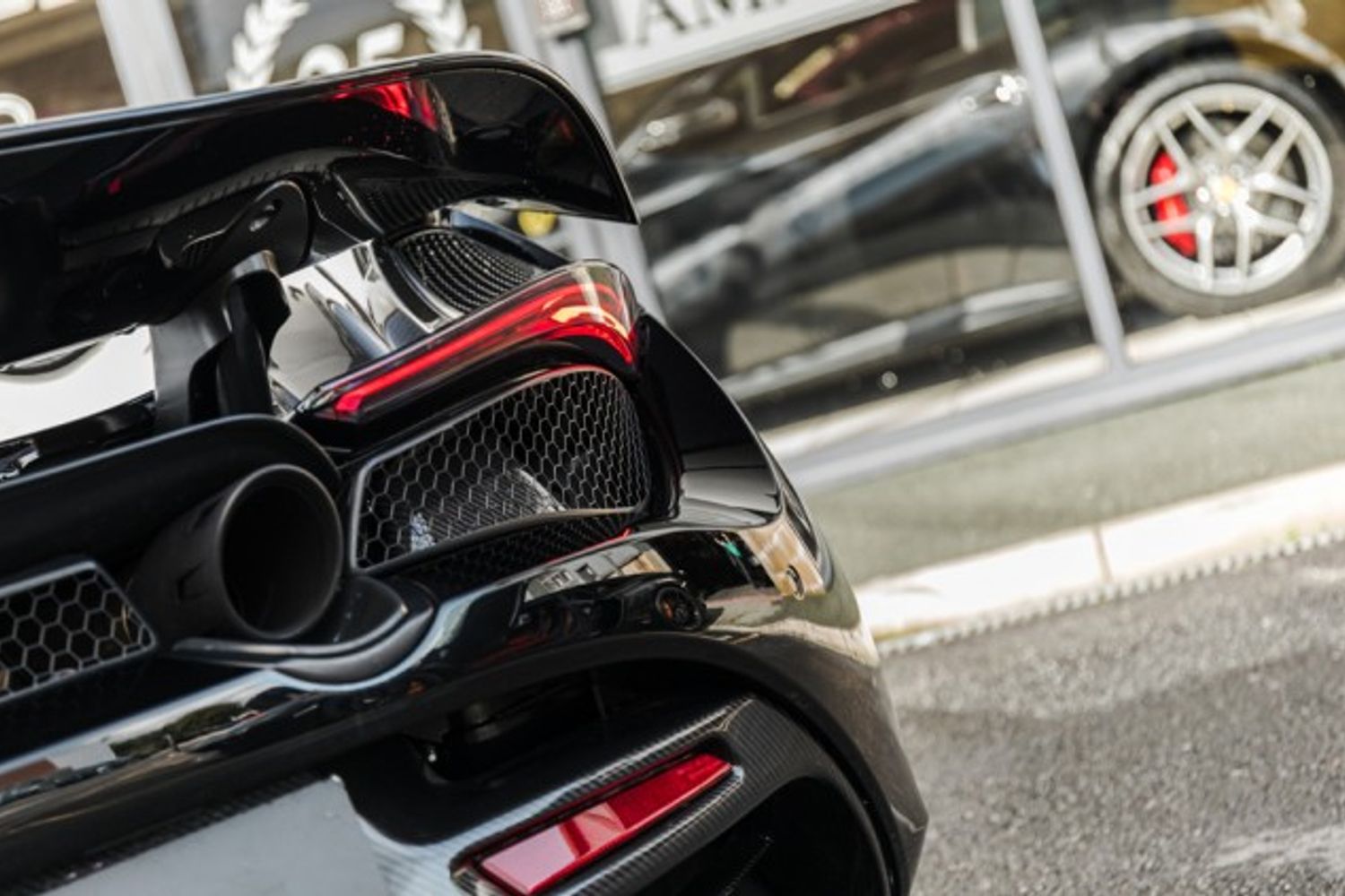 MCLAREN 720S COUPE 4.0 V8 SSG 2DR SEMI AUTOMATIC Performance