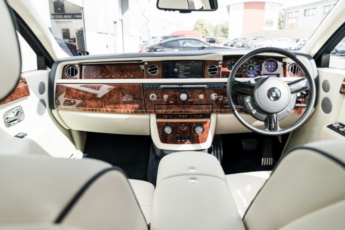 ROLLS-ROYCE PHANTOM LIMOUSINE 6.7 V12 4DR AUTOMATIC