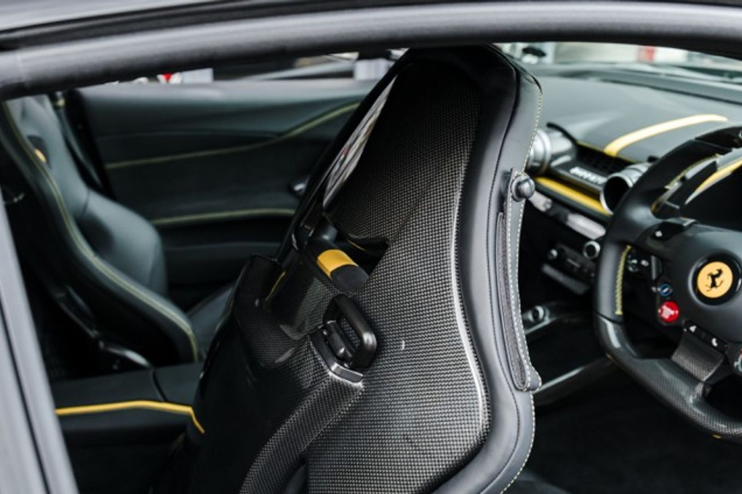 FERRARI 812 SUPERFAST COUPE 6.5 BCE 2DR SEMI AUTOMATIC