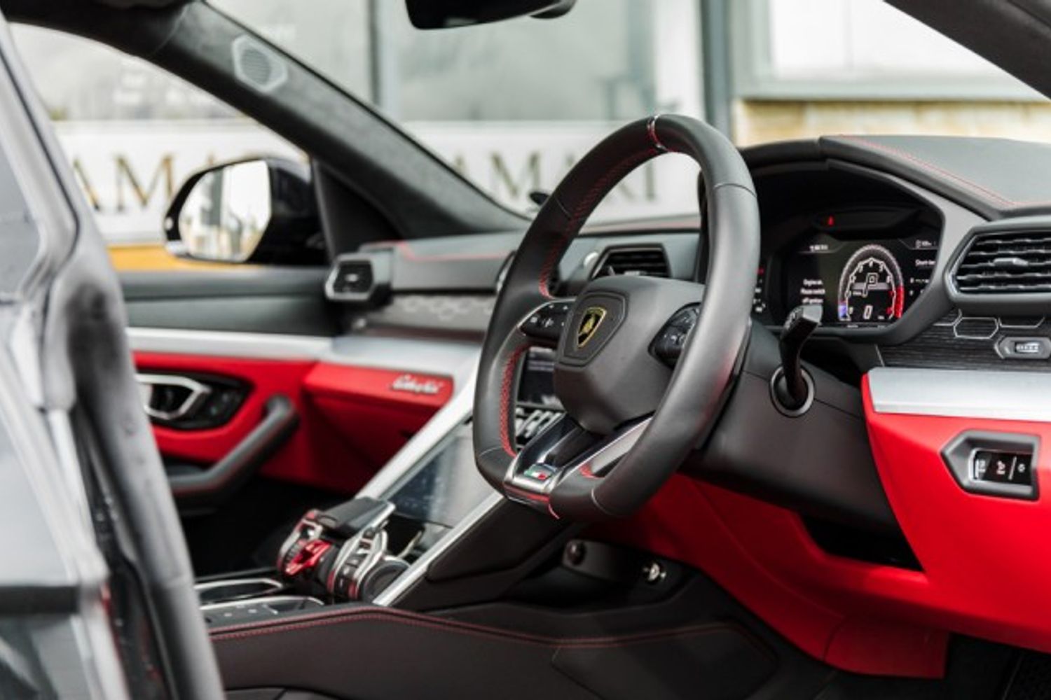 LAMBORGHINI URUS ESTATE 4.0 V8 5DR AUTOMATIC