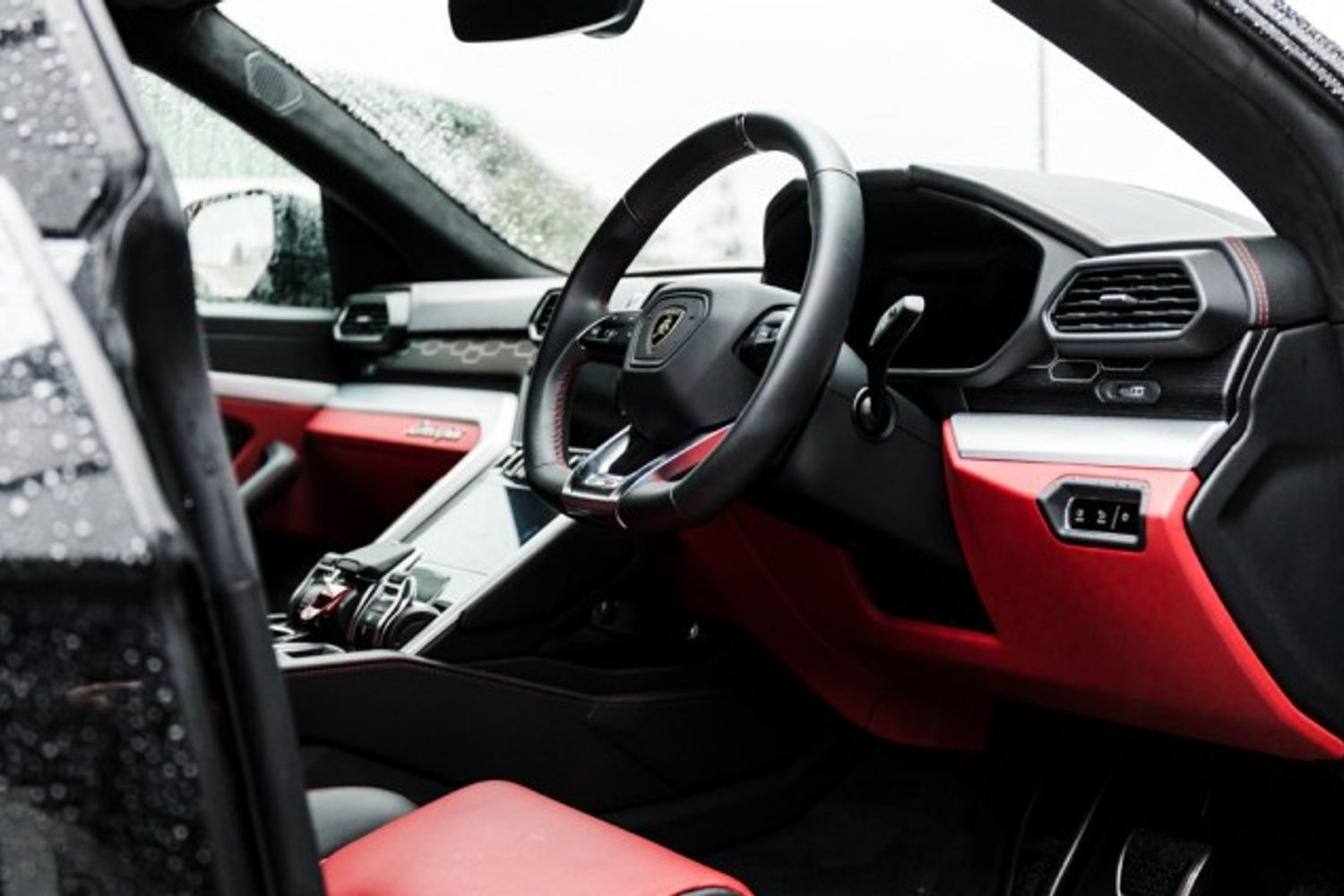LAMBORGHINI URUS ESTATE 4.0 V8 5DR AUTOMATIC