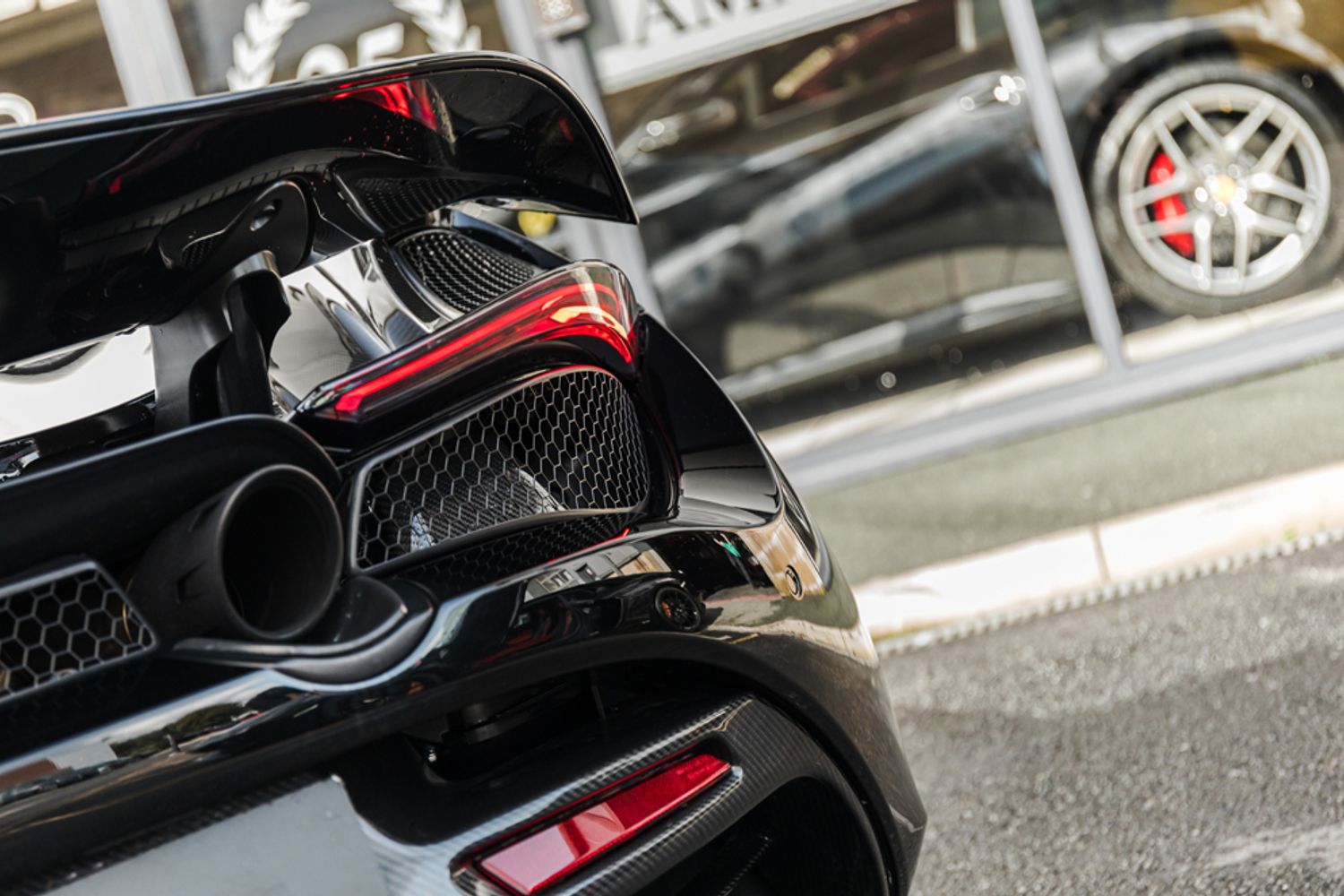 MCLAREN 720S COUPE 4.0 V8 SSG 2DR SEMI AUTOMATIC Performance