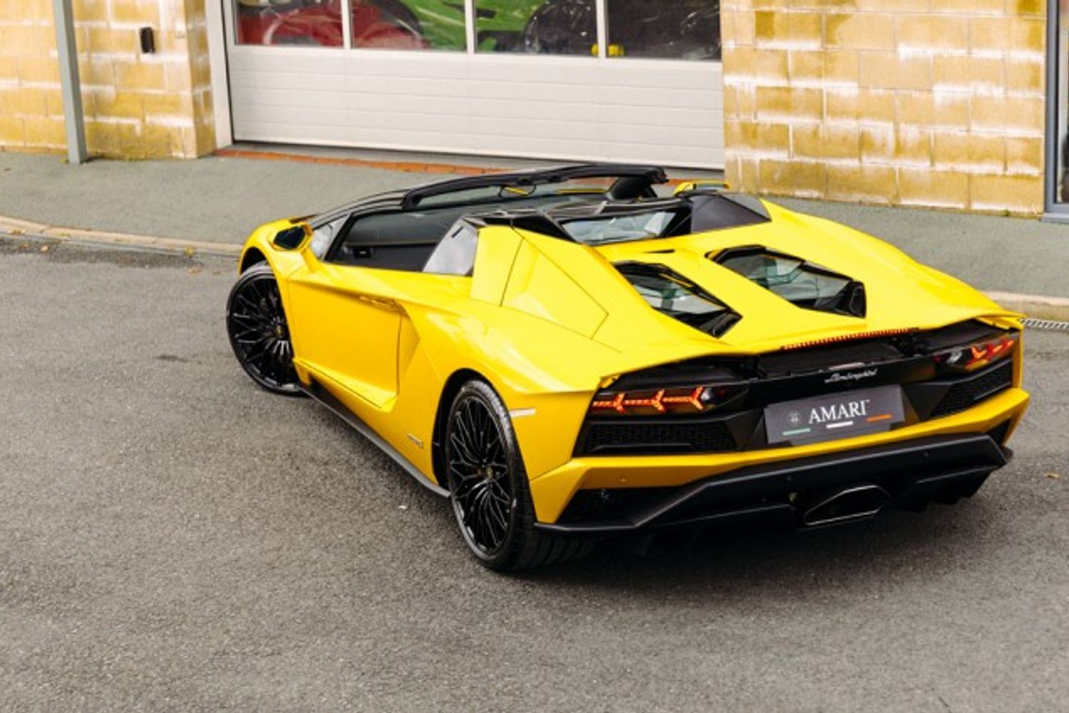 LAMBORGHINI AVENTADOR CONVERTIBLE 6.5 LP 740-4 S ROADSTER 2DR SEMI AUTOMATIC
