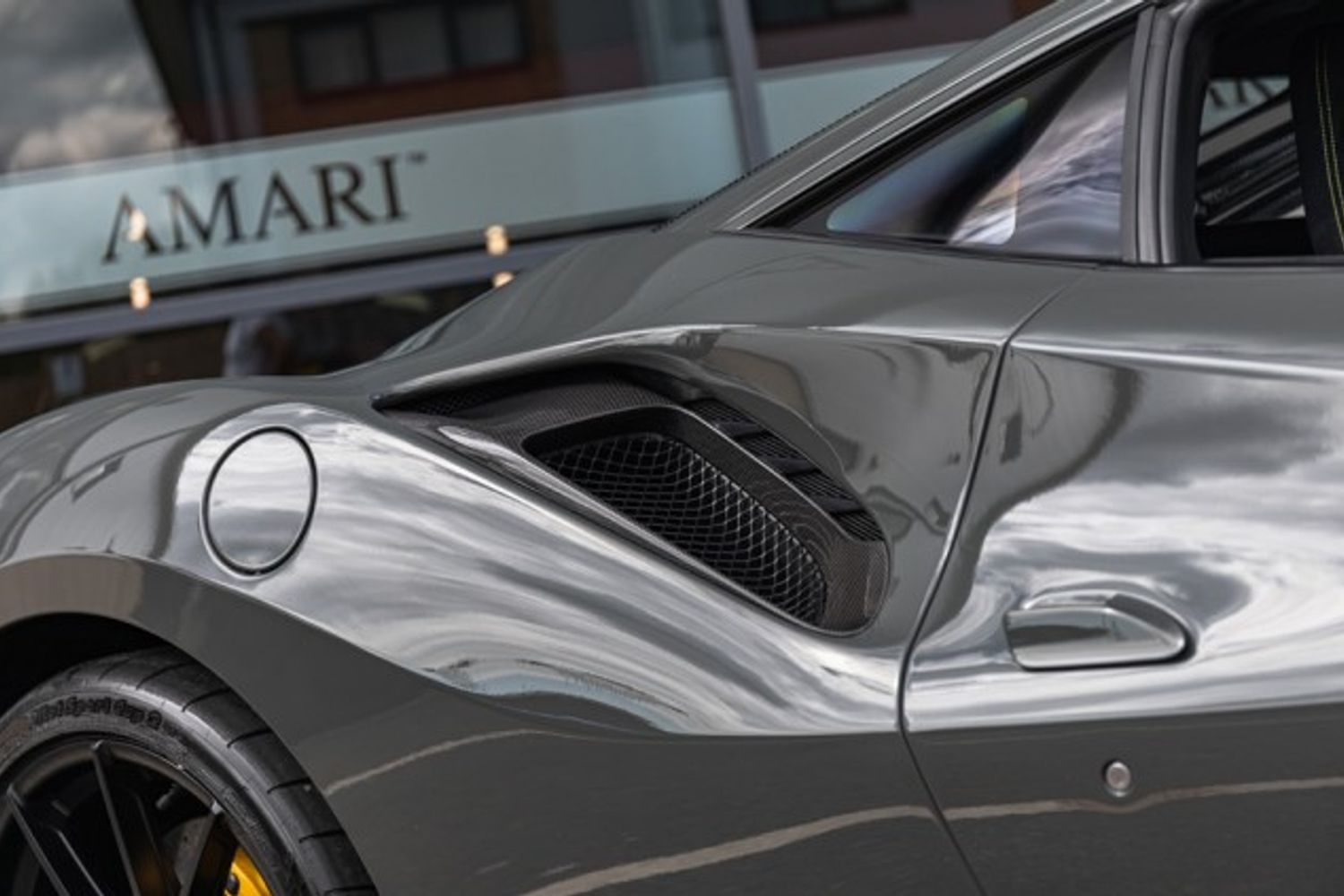 FERRARI 488 PISTA COUPE 3.9 VS 2DR SEMI AUTOMATIC