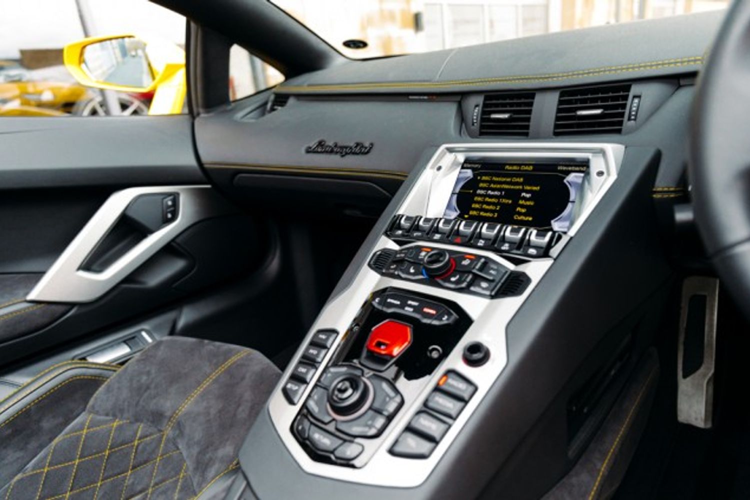LAMBORGHINI AVENTADOR CONVERTIBLE 6.5 LP 740-4 S ROADSTER 2DR SEMI AUTOMATIC