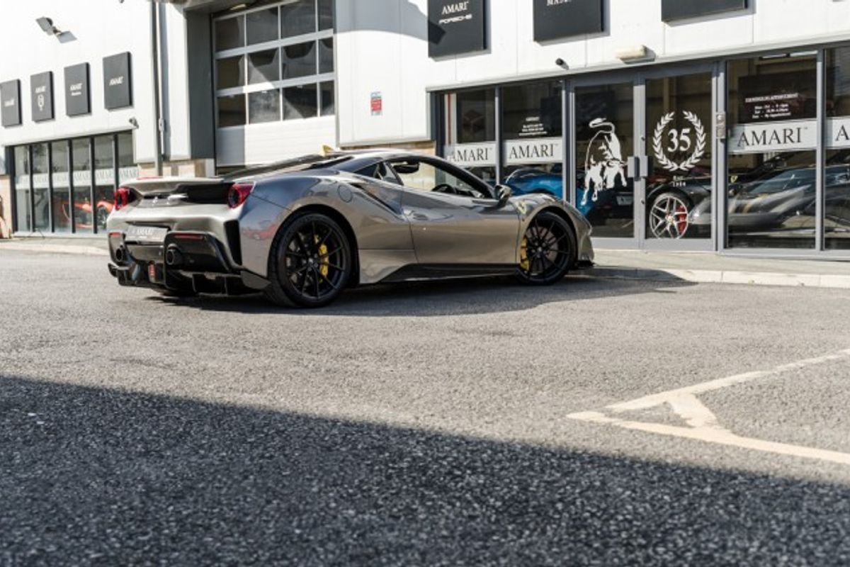 FERRARI 488 PISTA COUPE 3.9 VS 2DR SEMI AUTOMATIC