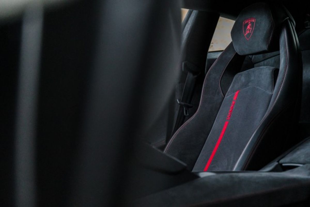 LAMBORGHINI AVENTADOR COUPE 6.5 LP 700-4 PIRELLI EDITION