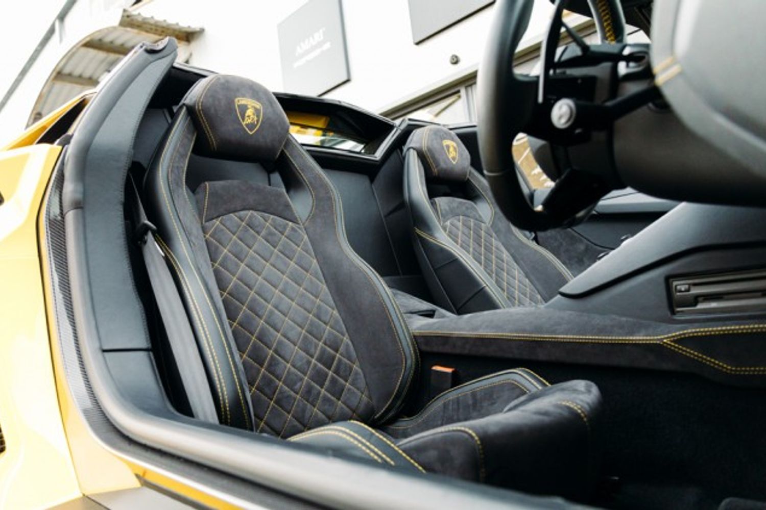 LAMBORGHINI AVENTADOR CONVERTIBLE 6.5 LP 740-4 S ROADSTER 2DR SEMI AUTOMATIC