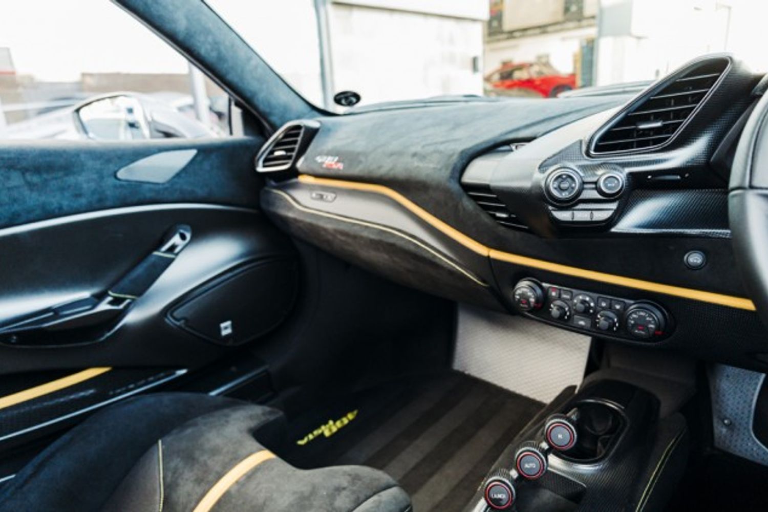 FERRARI 488 PISTA COUPE 3.9 VS 2DR SEMI AUTOMATIC