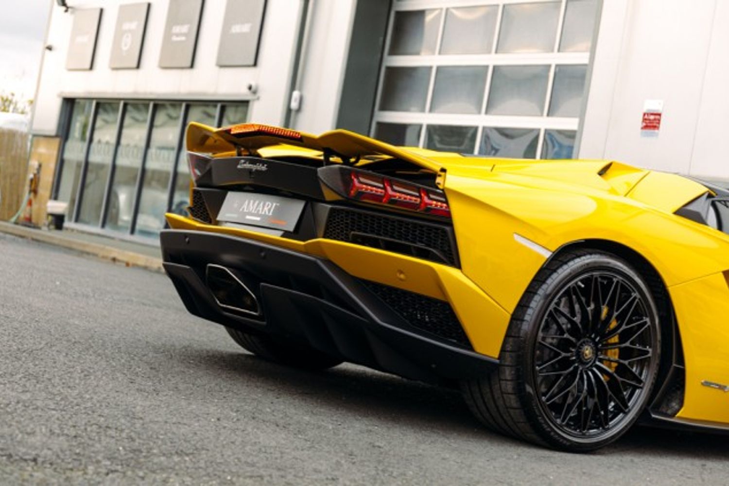 LAMBORGHINI AVENTADOR CONVERTIBLE 6.5 LP 740-4 S ROADSTER 2DR SEMI AUTOMATIC