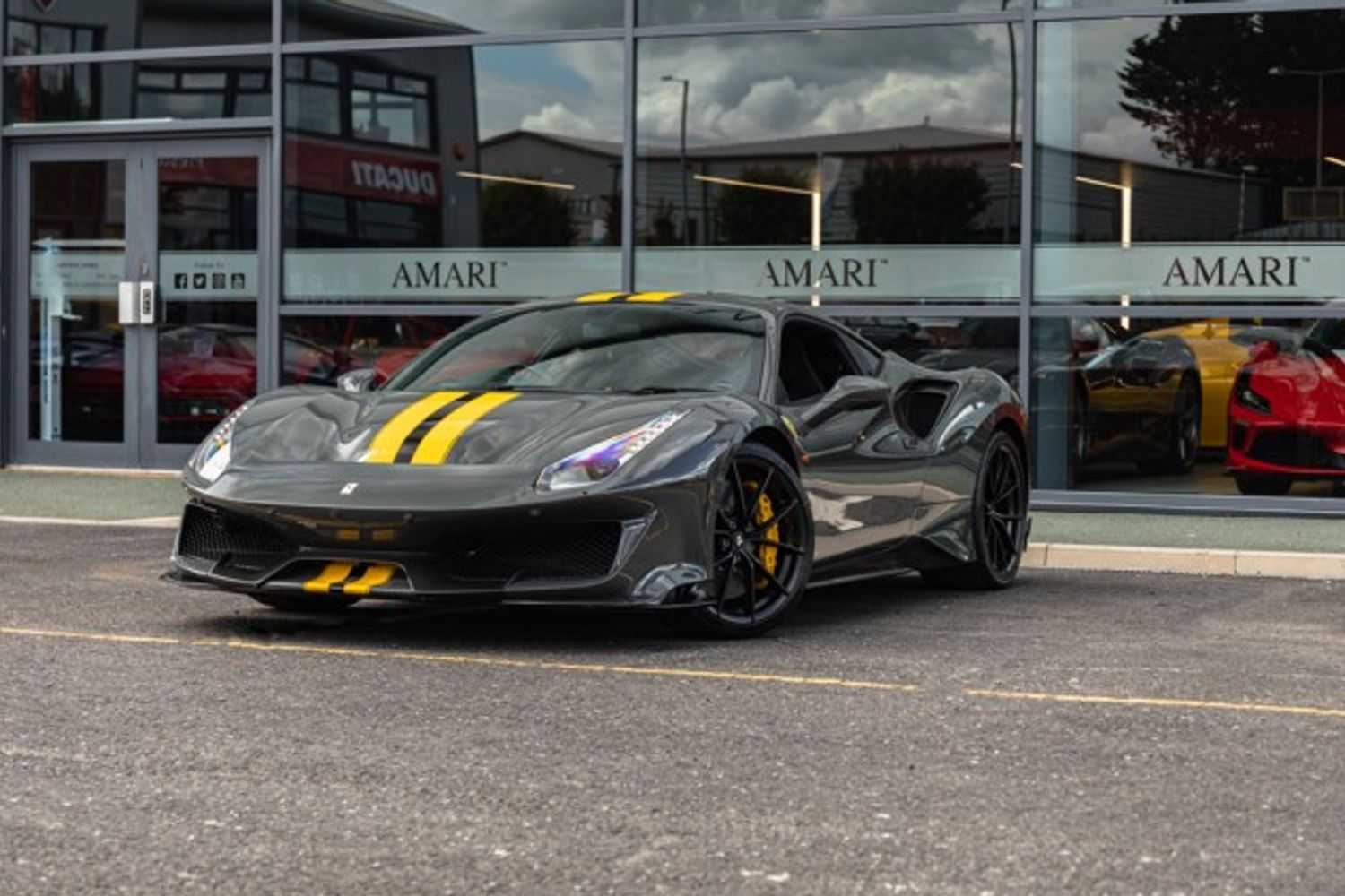 FERRARI 488 PISTA COUPE 3.9 VS 2DR SEMI AUTOMATIC