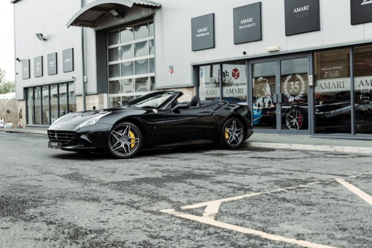FERRARI CALIFORNIA CONVERTIBLE 3.9 DD 2DR SEMI AUTOMATIC