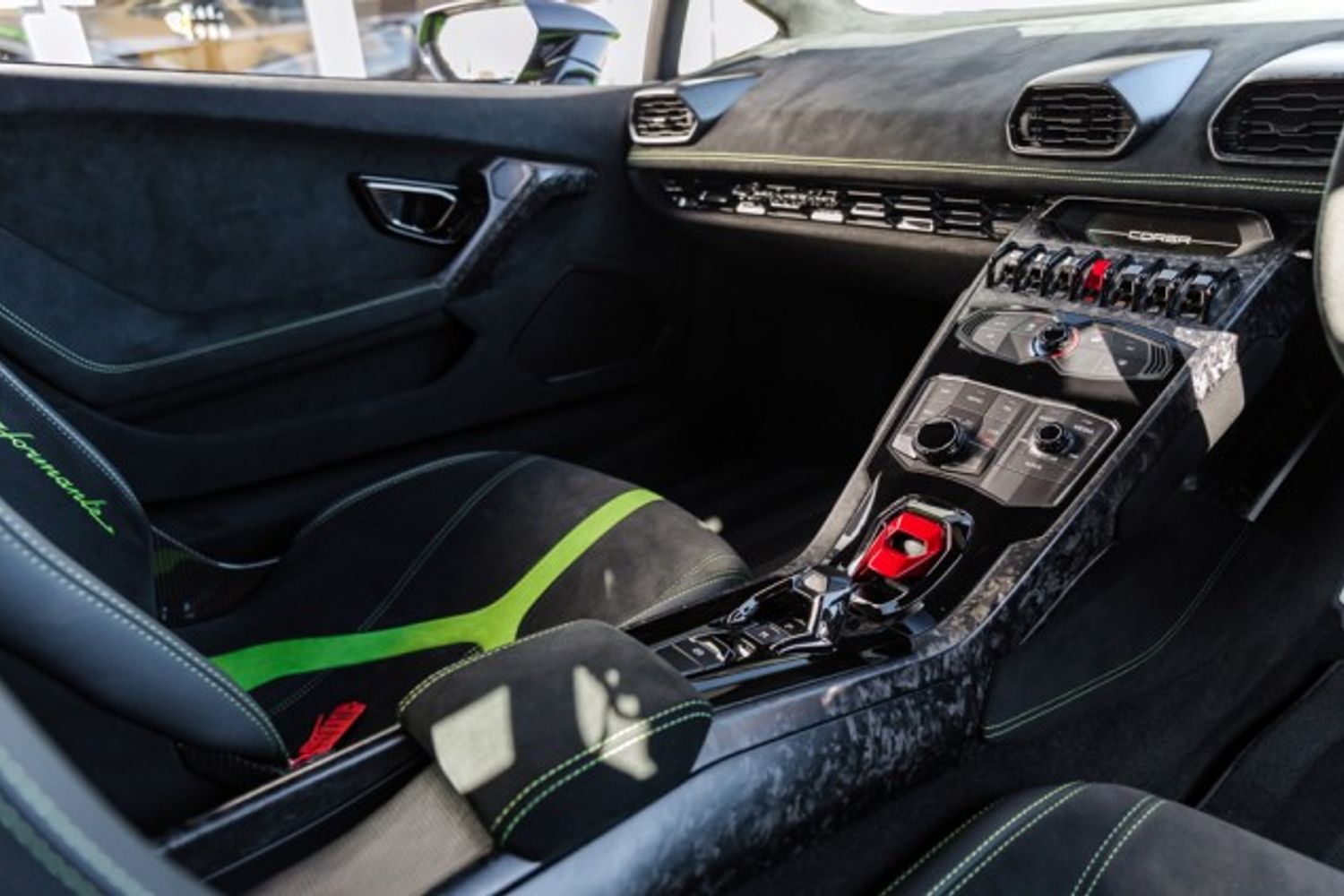 LAMBORGHINI HURACAN COUPE 5.2 LP 640-4 PERFORMANTE 2DR SEMI AUTOMATIC