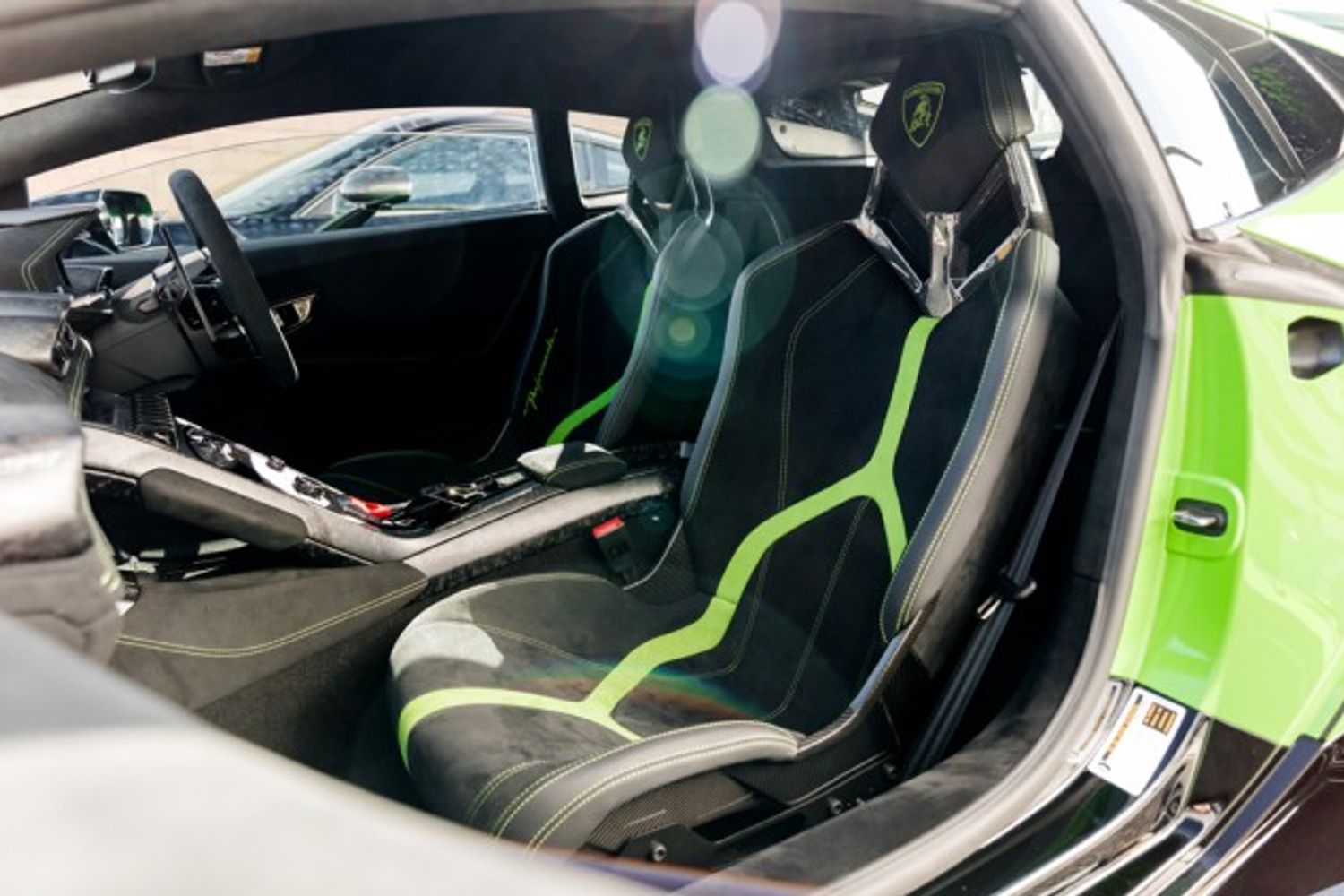 LAMBORGHINI HURACAN COUPE 5.2 LP 640-4 PERFORMANTE 2DR SEMI AUTOMATIC