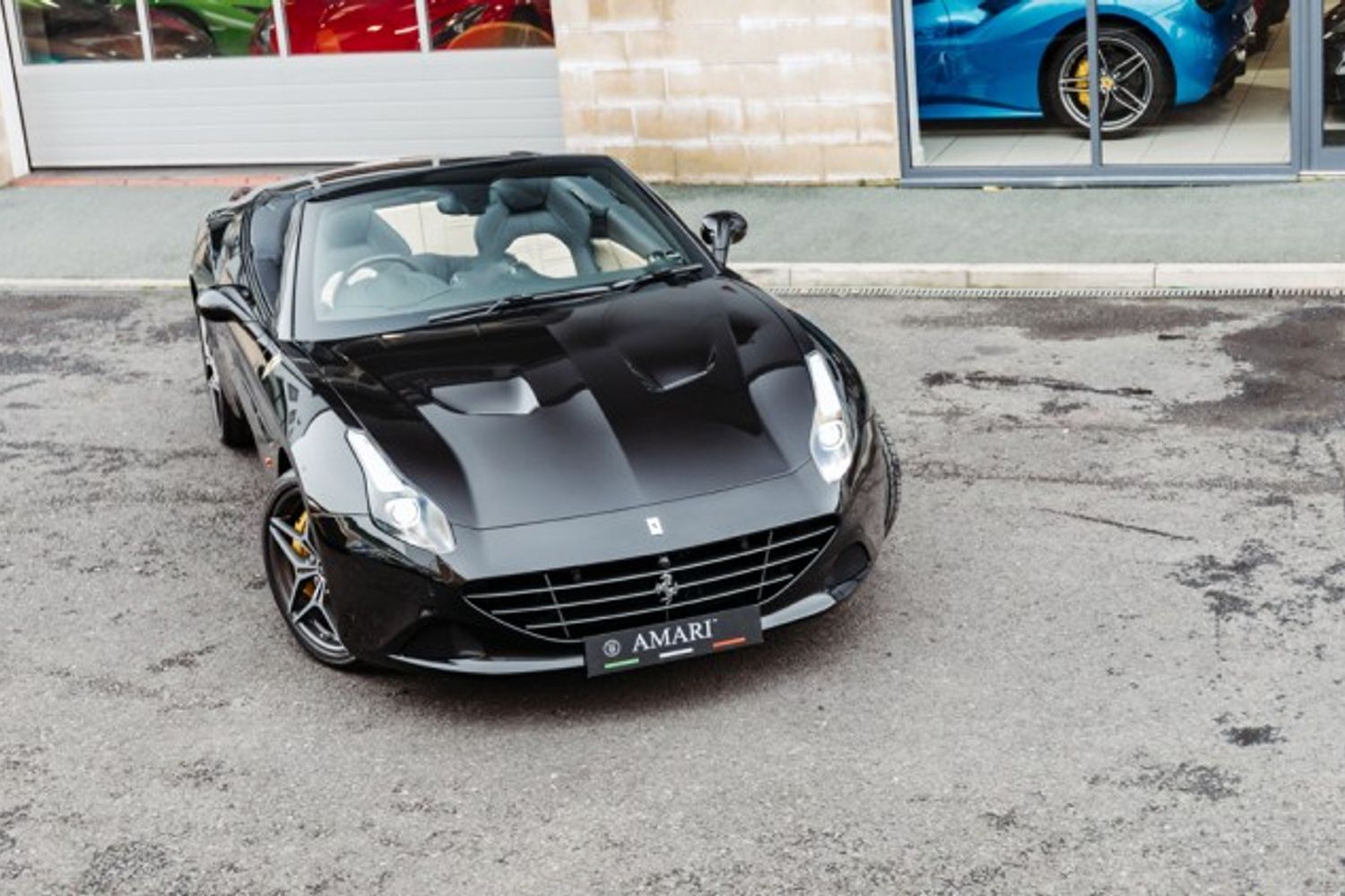 FERRARI CALIFORNIA CONVERTIBLE 3.9 DD 2DR SEMI AUTOMATIC