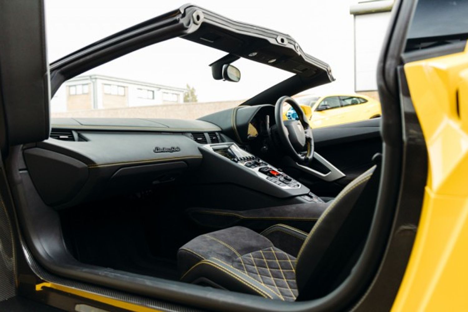 LAMBORGHINI AVENTADOR CONVERTIBLE 6.5 LP 740-4 S ROADSTER 2DR SEMI AUTOMATIC