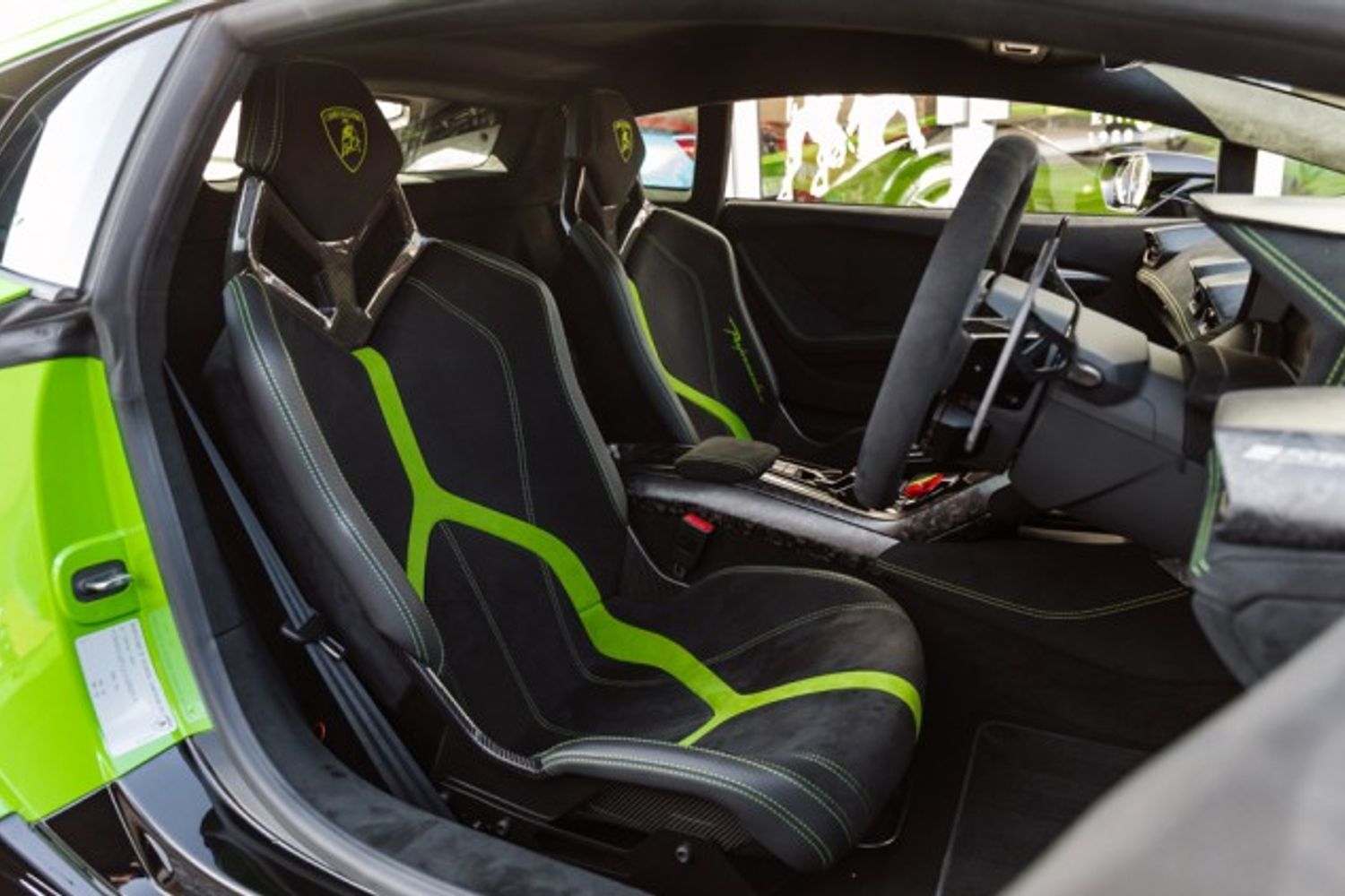 LAMBORGHINI HURACAN COUPE 5.2 LP 640-4 PERFORMANTE 2DR SEMI AUTOMATIC