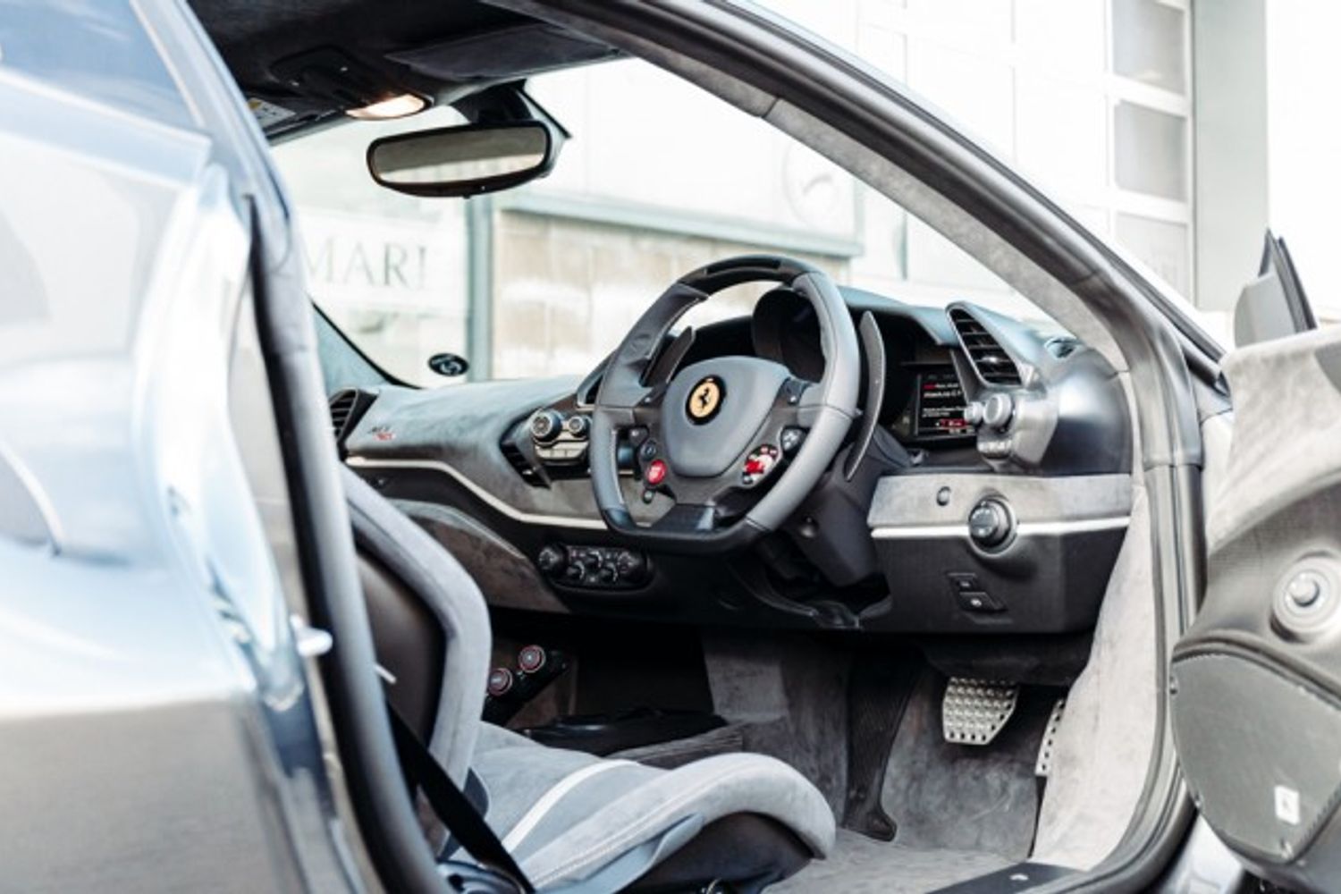 FERRARI 488 PISTA COUPE 3.9 VS 2DR SEMI AUTOMATIC