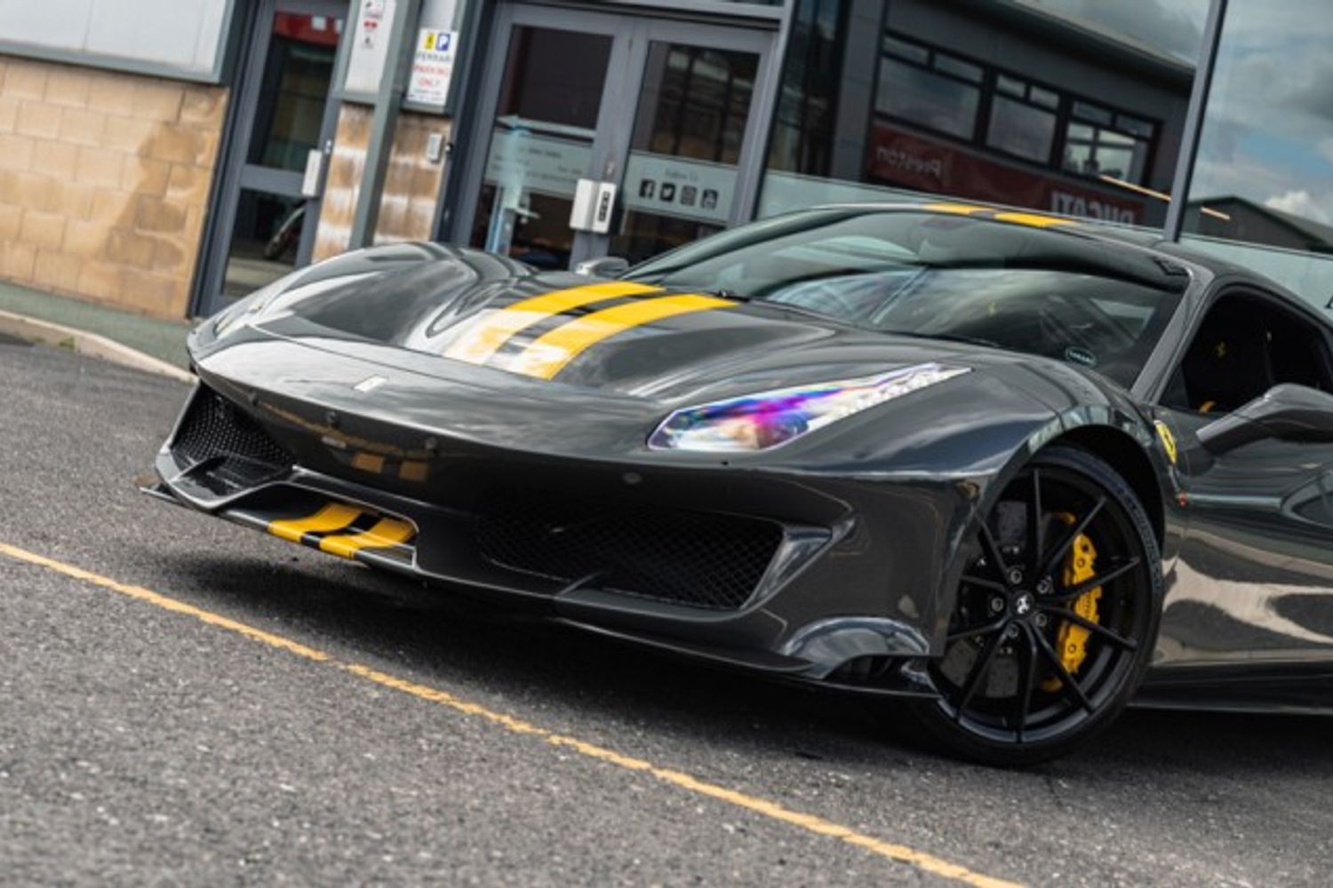 FERRARI 488 PISTA COUPE 3.9 VS 2DR SEMI AUTOMATIC