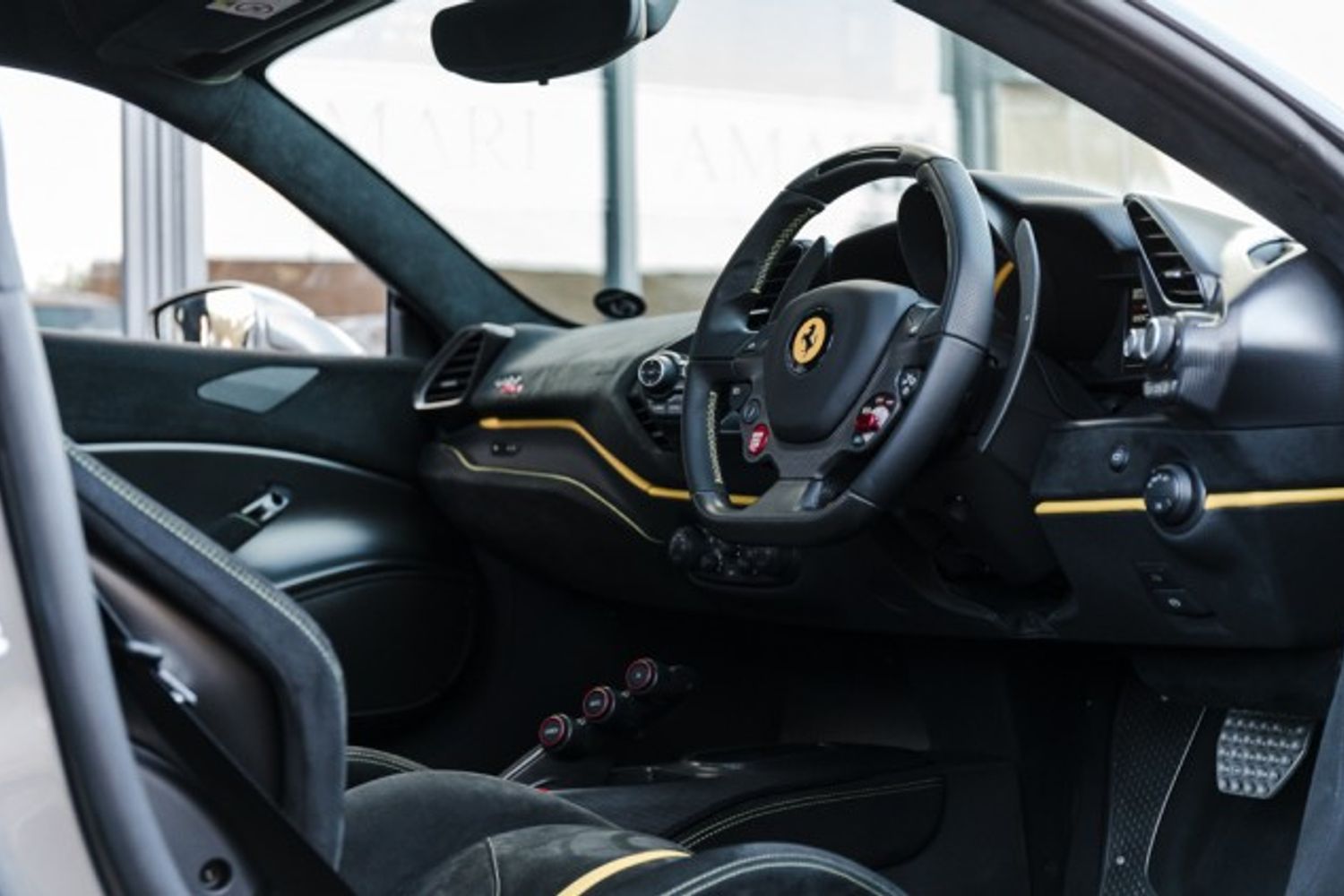 FERRARI 488 PISTA COUPE 3.9 VS 2DR SEMI AUTOMATIC