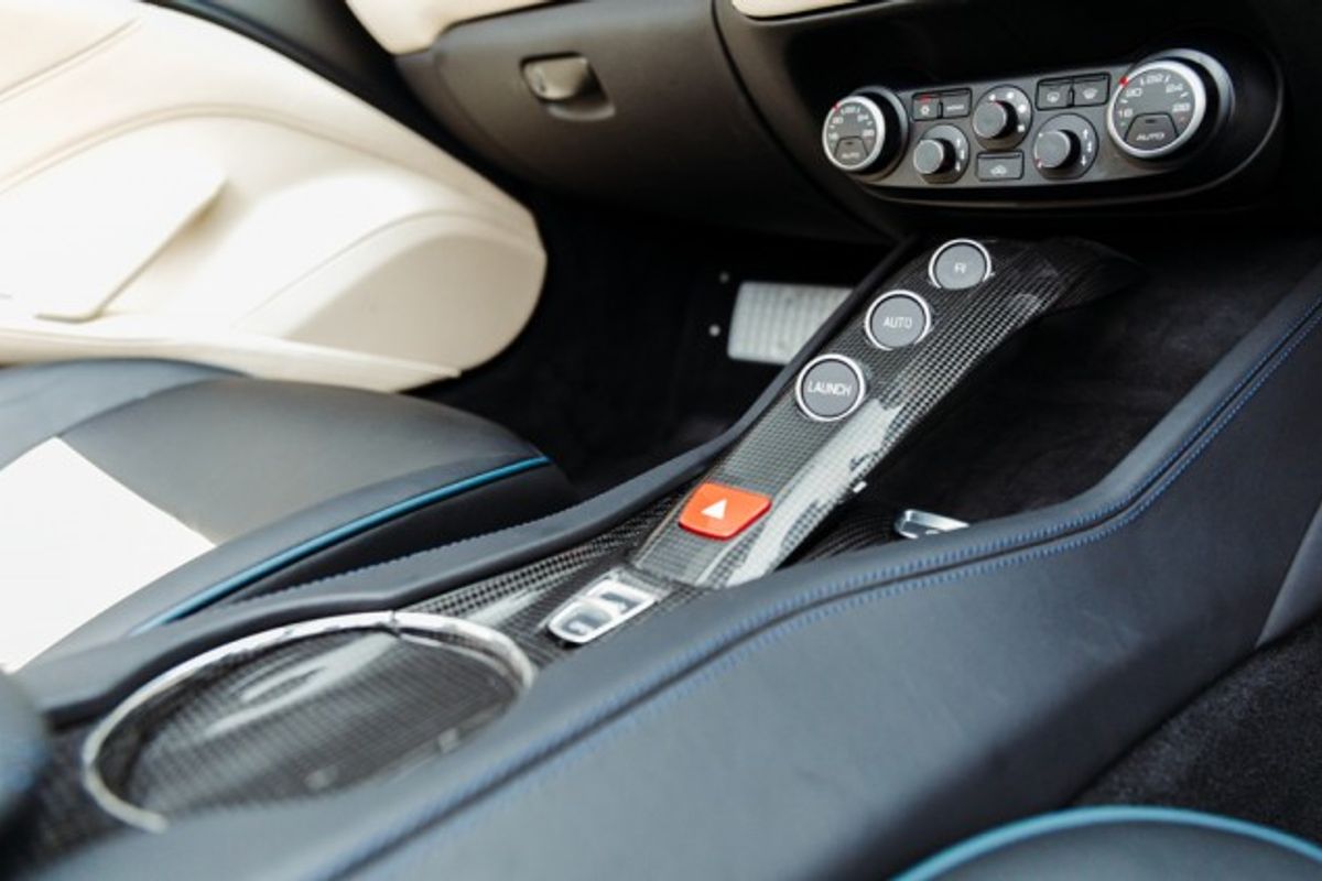 FERRARI CALIFORNIA CONVERTIBLE 3.9 DD 2DR SEMI AUTOMATIC