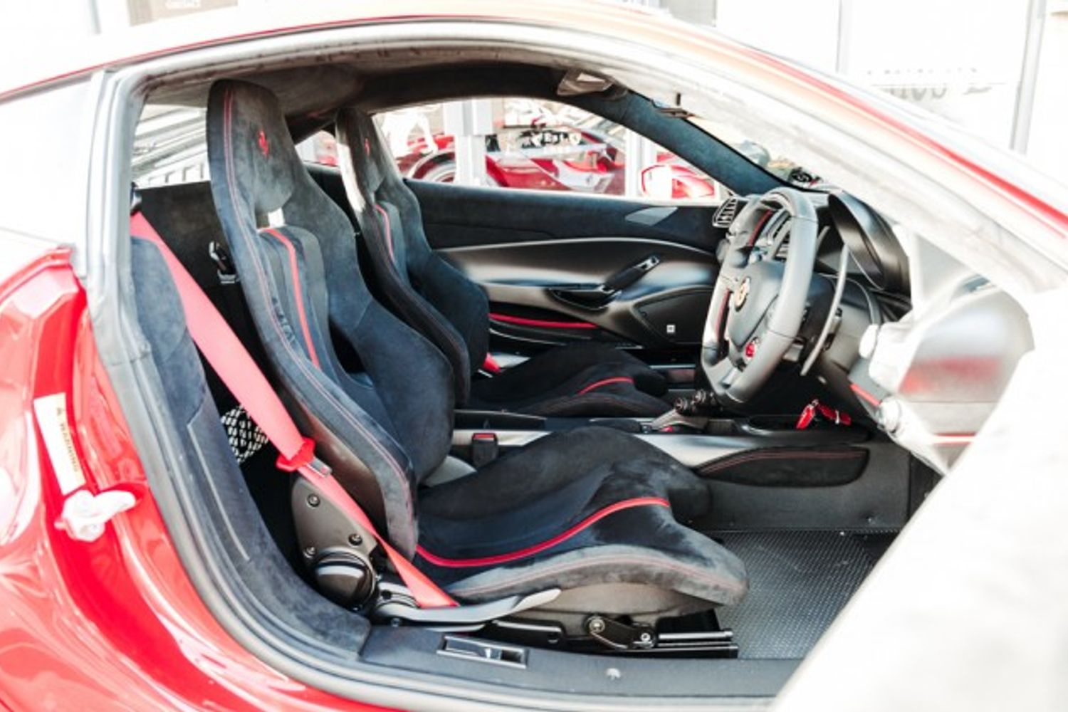 FERRARI 488 PISTA COUPE 3.9 VS 2DR SEMI AUTOMATIC