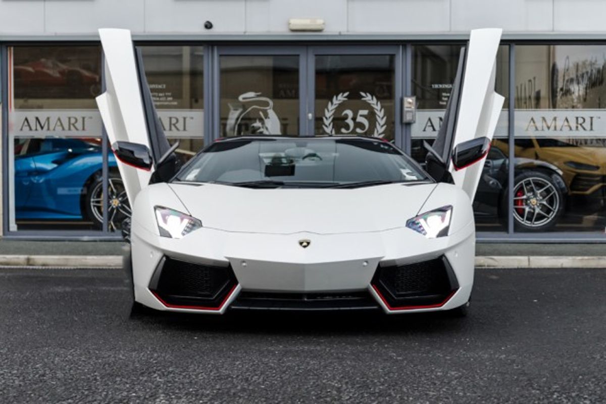 LAMBORGHINI AVENTADOR COUPE 6.5 LP 700-4 PIRELLI EDITION
