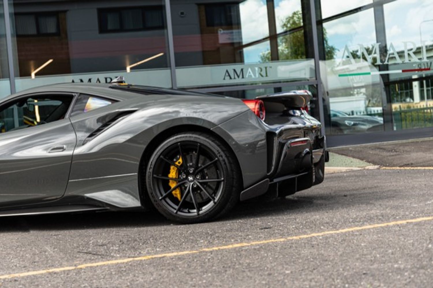FERRARI 488 PISTA COUPE 3.9 VS 2DR SEMI AUTOMATIC