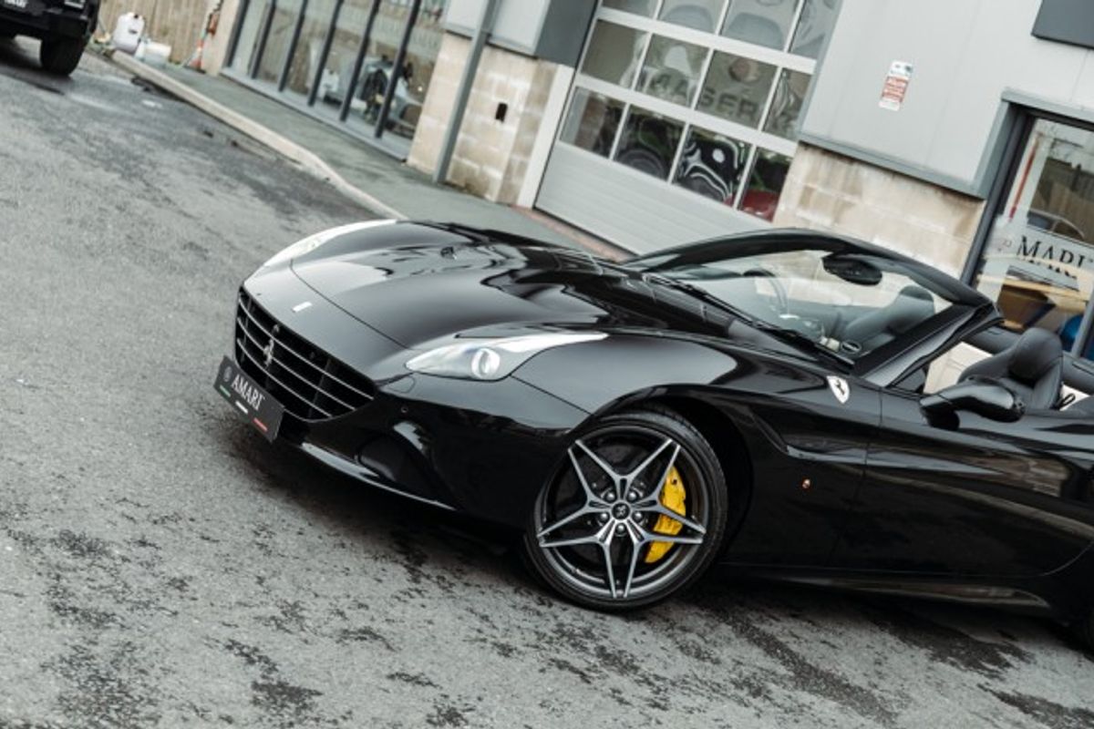 FERRARI CALIFORNIA CONVERTIBLE 3.9 DD 2DR SEMI AUTOMATIC