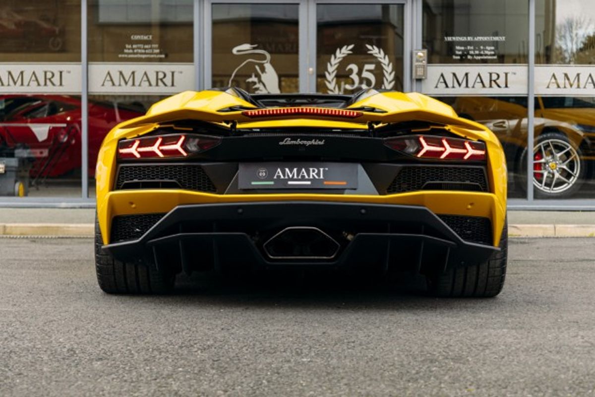 LAMBORGHINI AVENTADOR CONVERTIBLE 6.5 LP 740-4 S ROADSTER 2DR SEMI AUTOMATIC