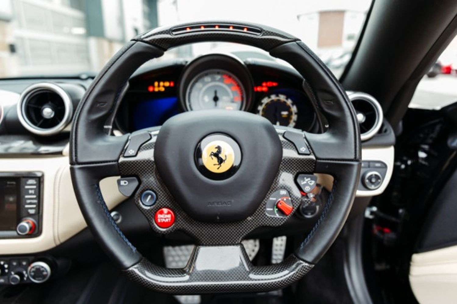 FERRARI CALIFORNIA CONVERTIBLE 3.9 DD 2DR SEMI AUTOMATIC