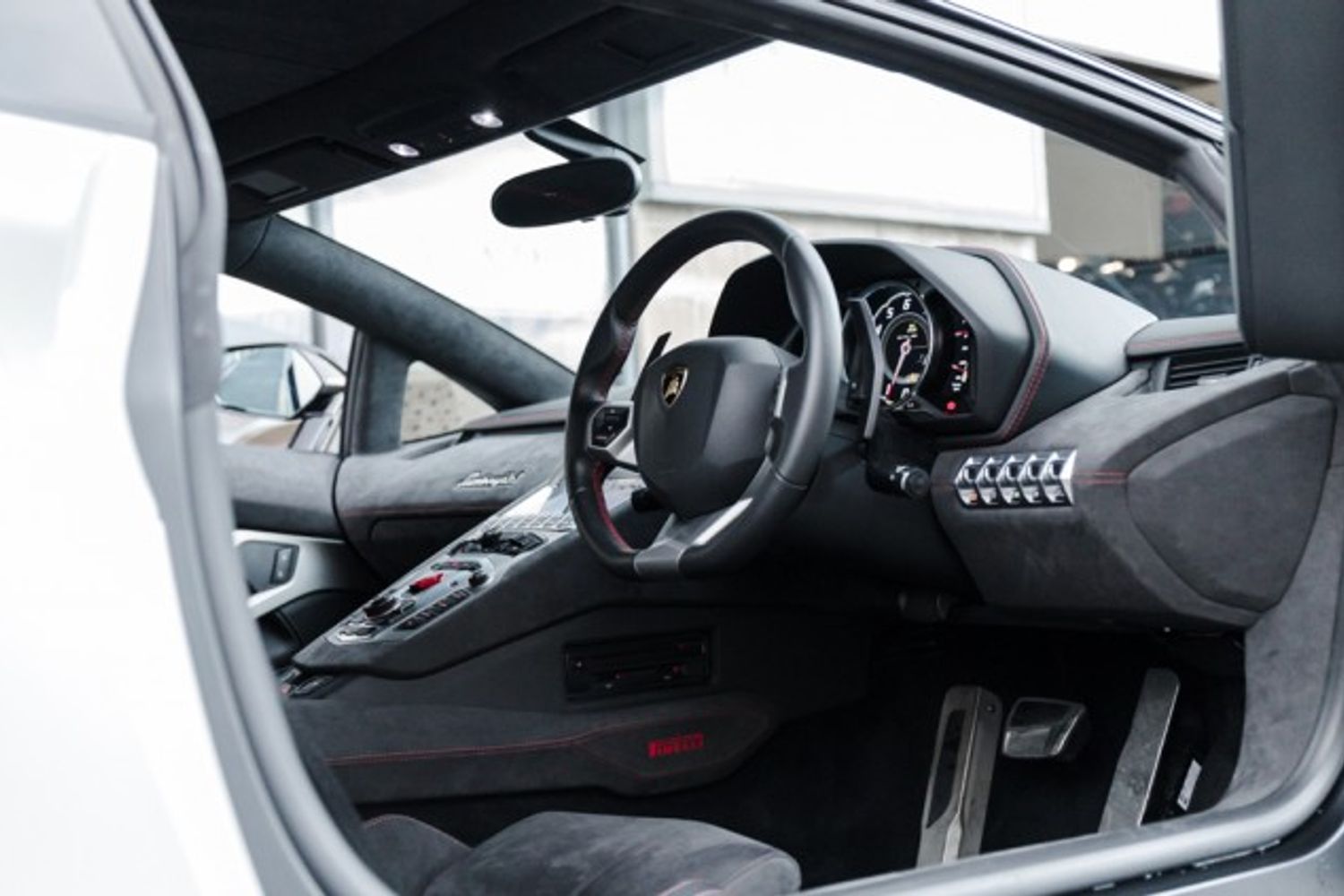 LAMBORGHINI AVENTADOR COUPE 6.5 LP 700-4 PIRELLI EDITION