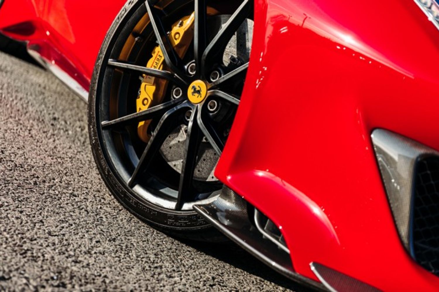 FERRARI 488 PISTA COUPE 3.9 VS 2DR SEMI AUTOMATIC