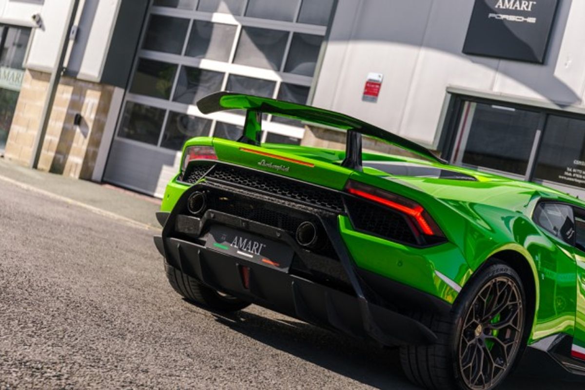 LAMBORGHINI HURACAN COUPE 5.2 LP 640-4 PERFORMANTE 2DR SEMI AUTOMATIC