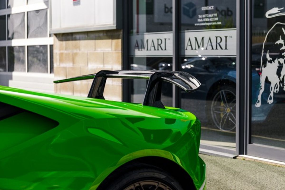 LAMBORGHINI HURACAN COUPE 5.2 LP 640-4 PERFORMANTE 2DR SEMI AUTOMATIC