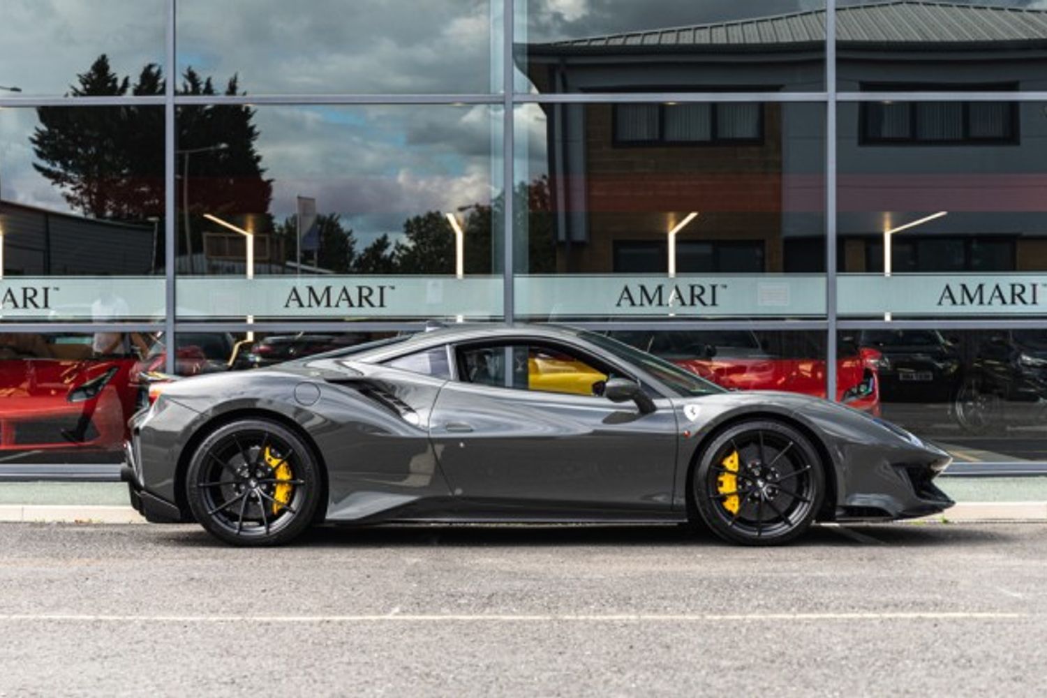 FERRARI 488 PISTA COUPE 3.9 VS 2DR SEMI AUTOMATIC