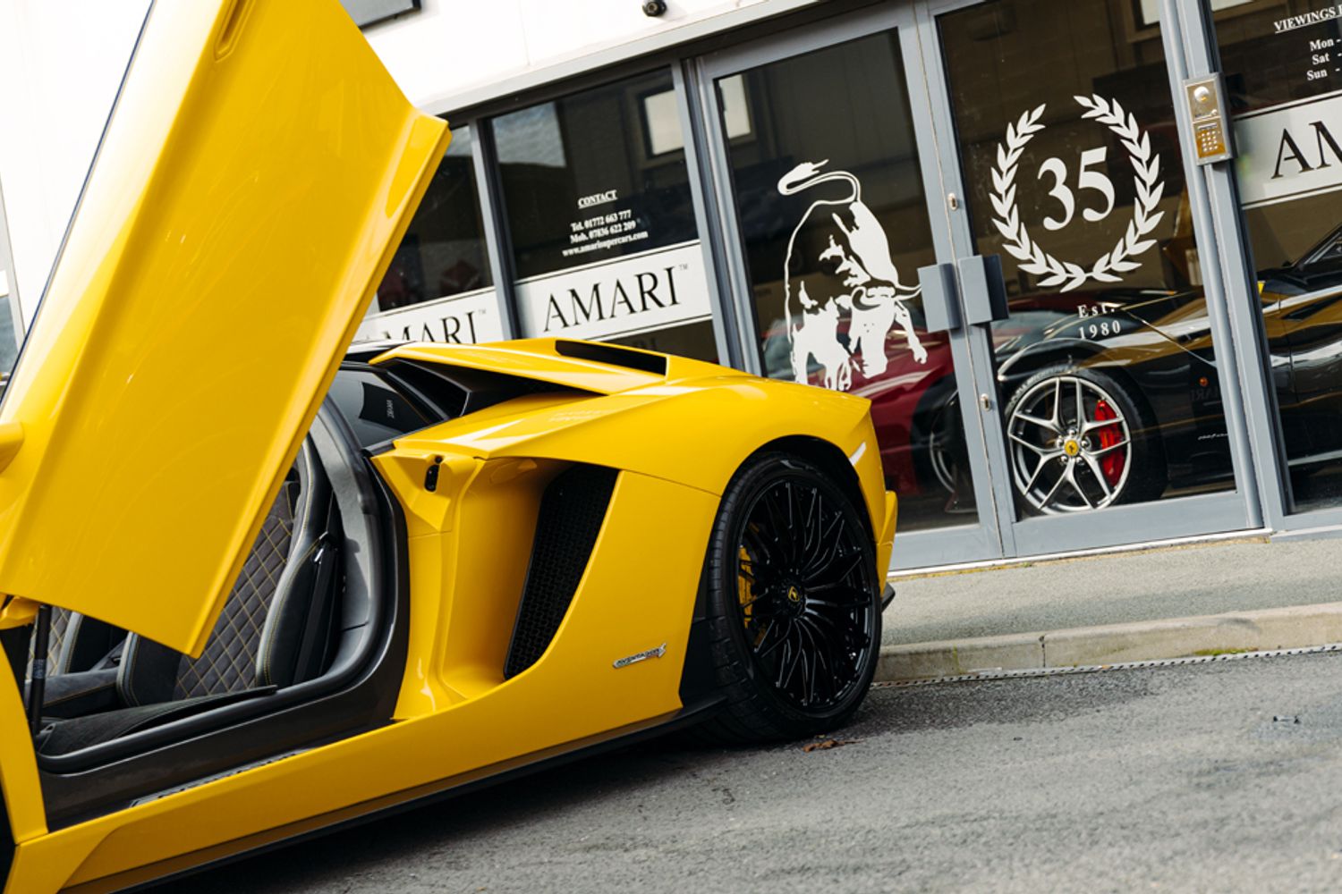 LAMBORGHINI AVENTADOR CONVERTIBLE 6.5 LP 740-4 S ROADSTER 2DR SEMI AUTOMATIC