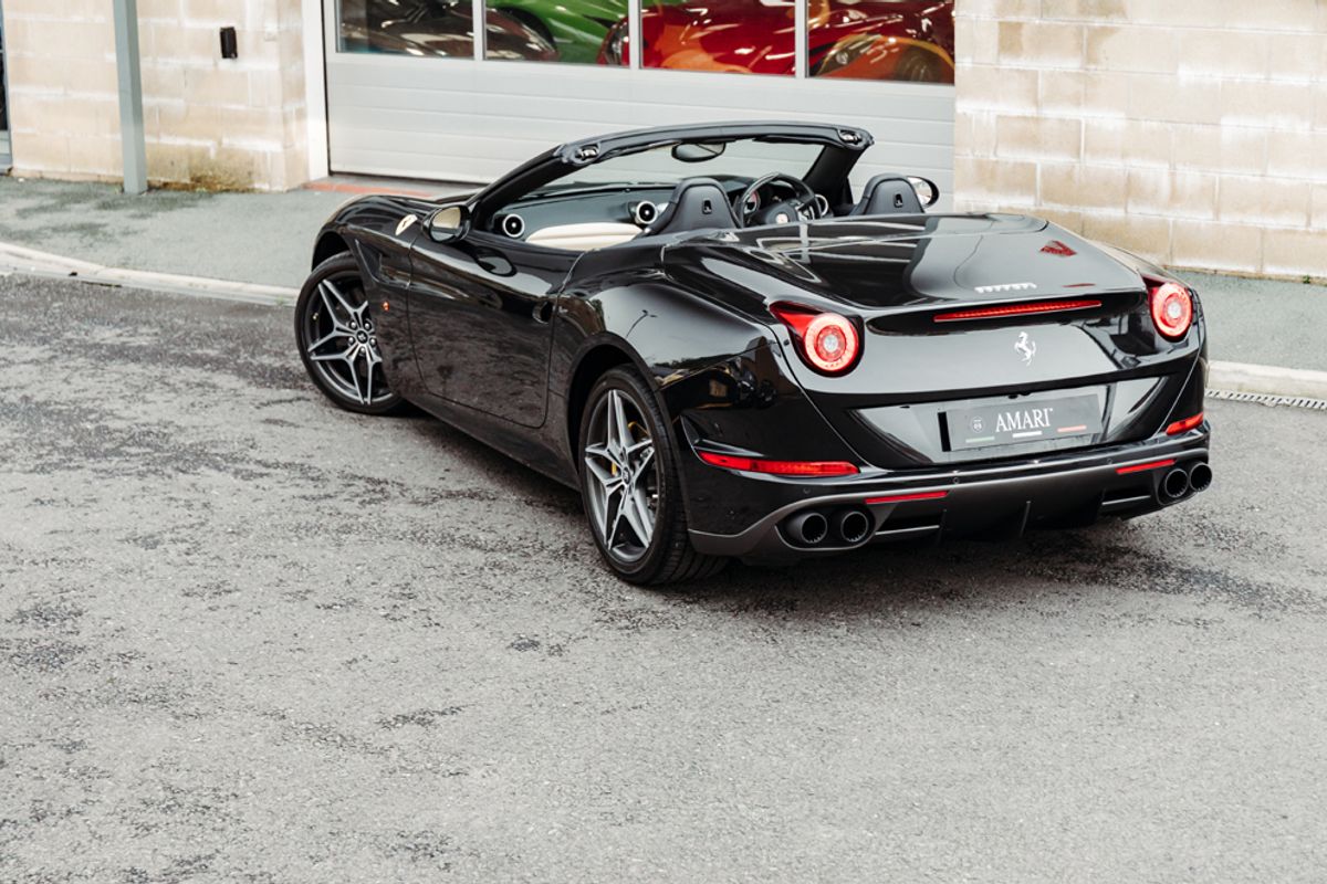 FERRARI CALIFORNIA CONVERTIBLE 3.9 DD 2DR SEMI AUTOMATIC