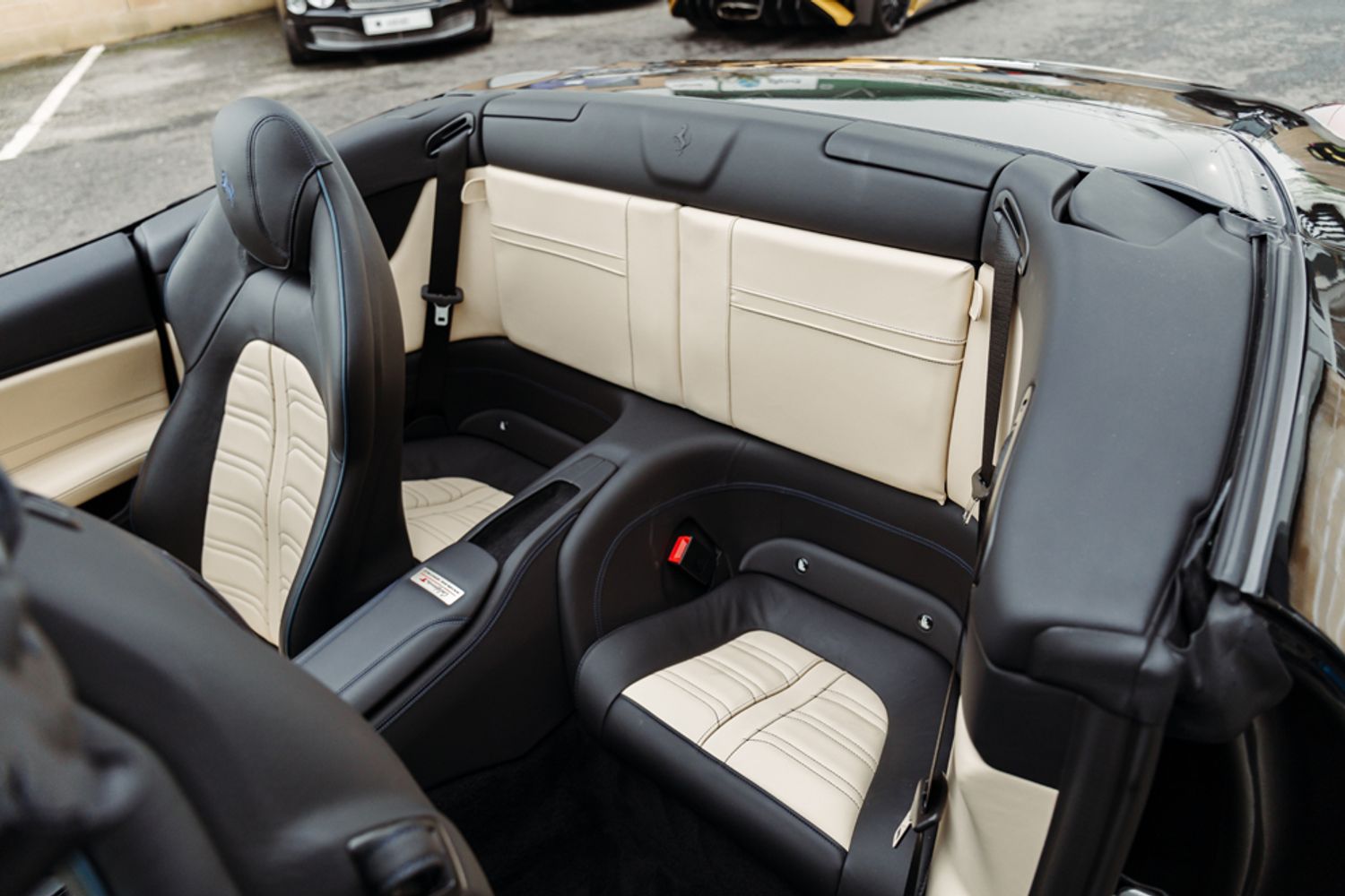FERRARI CALIFORNIA CONVERTIBLE 3.9 DD 2DR SEMI AUTOMATIC
