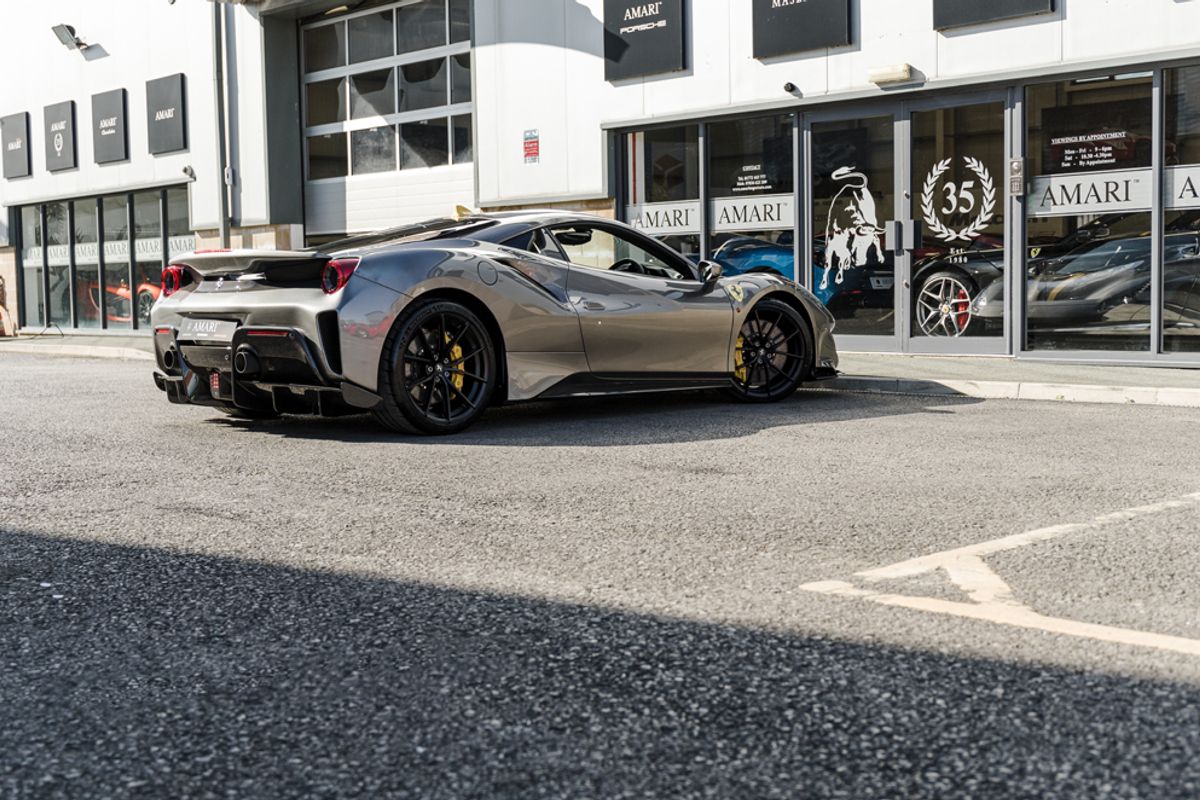 FERRARI 488 PISTA COUPE 3.9 VS 2DR SEMI AUTOMATIC