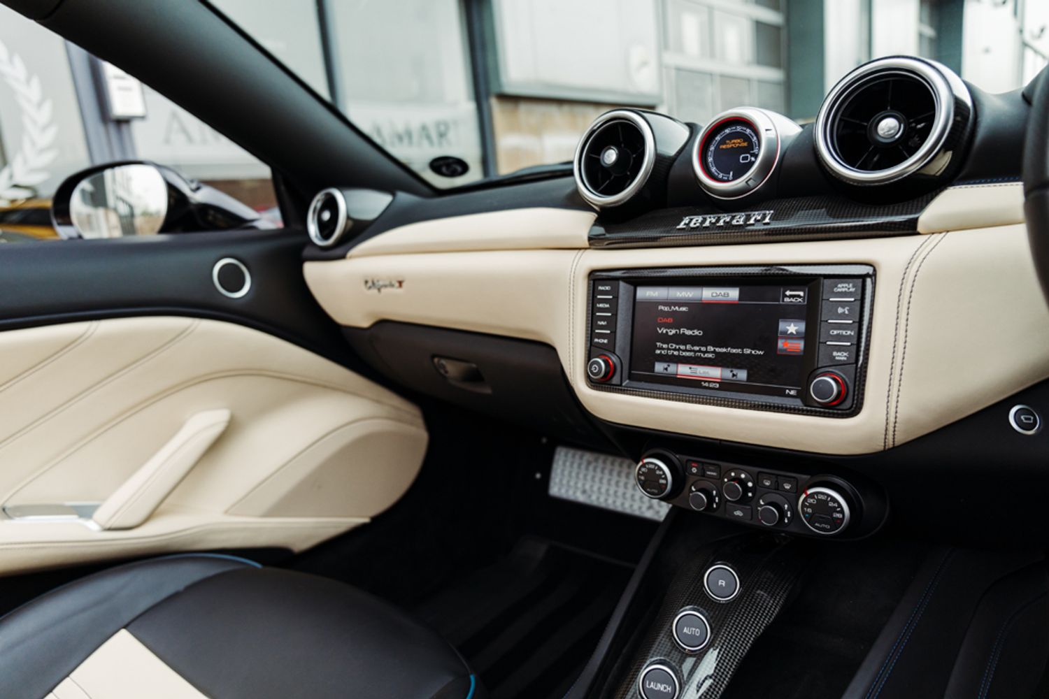 FERRARI CALIFORNIA CONVERTIBLE 3.9 DD 2DR SEMI AUTOMATIC