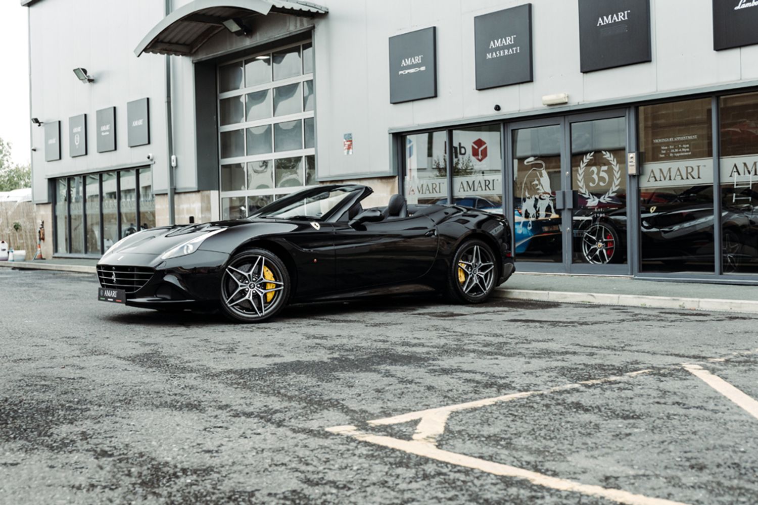 FERRARI CALIFORNIA CONVERTIBLE 3.9 DD 2DR SEMI AUTOMATIC