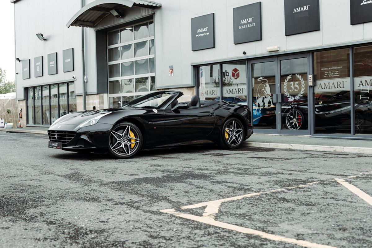 FERRARI CALIFORNIA CONVERTIBLE 3.9 DD 2DR SEMI AUTOMATIC